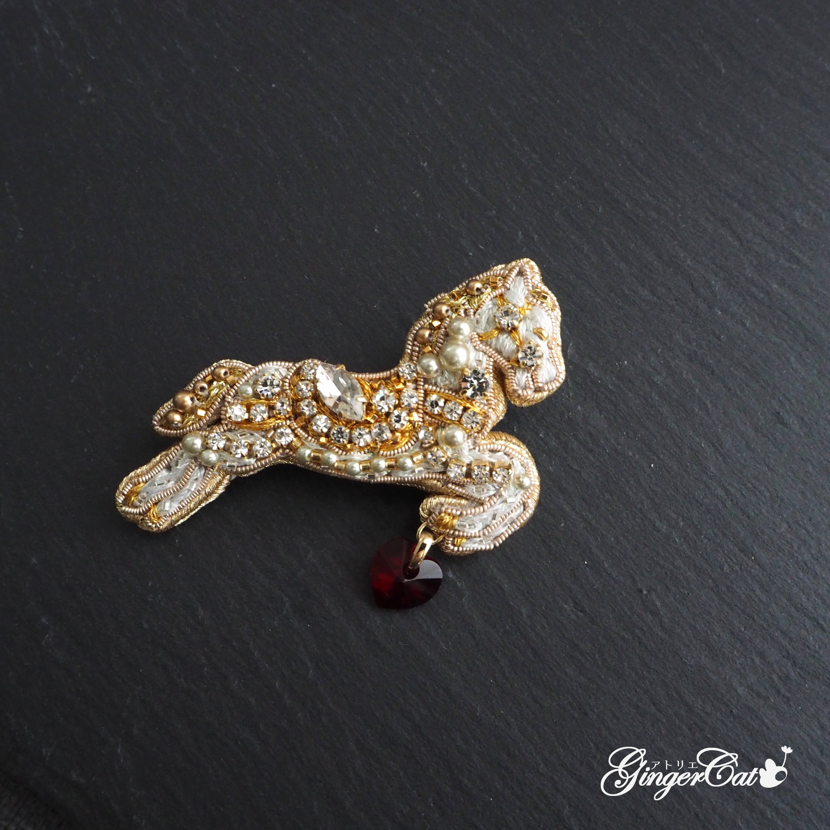 ウマのブローチ【午】干支モチーフ・誕生日ギフトや還暦祝いに