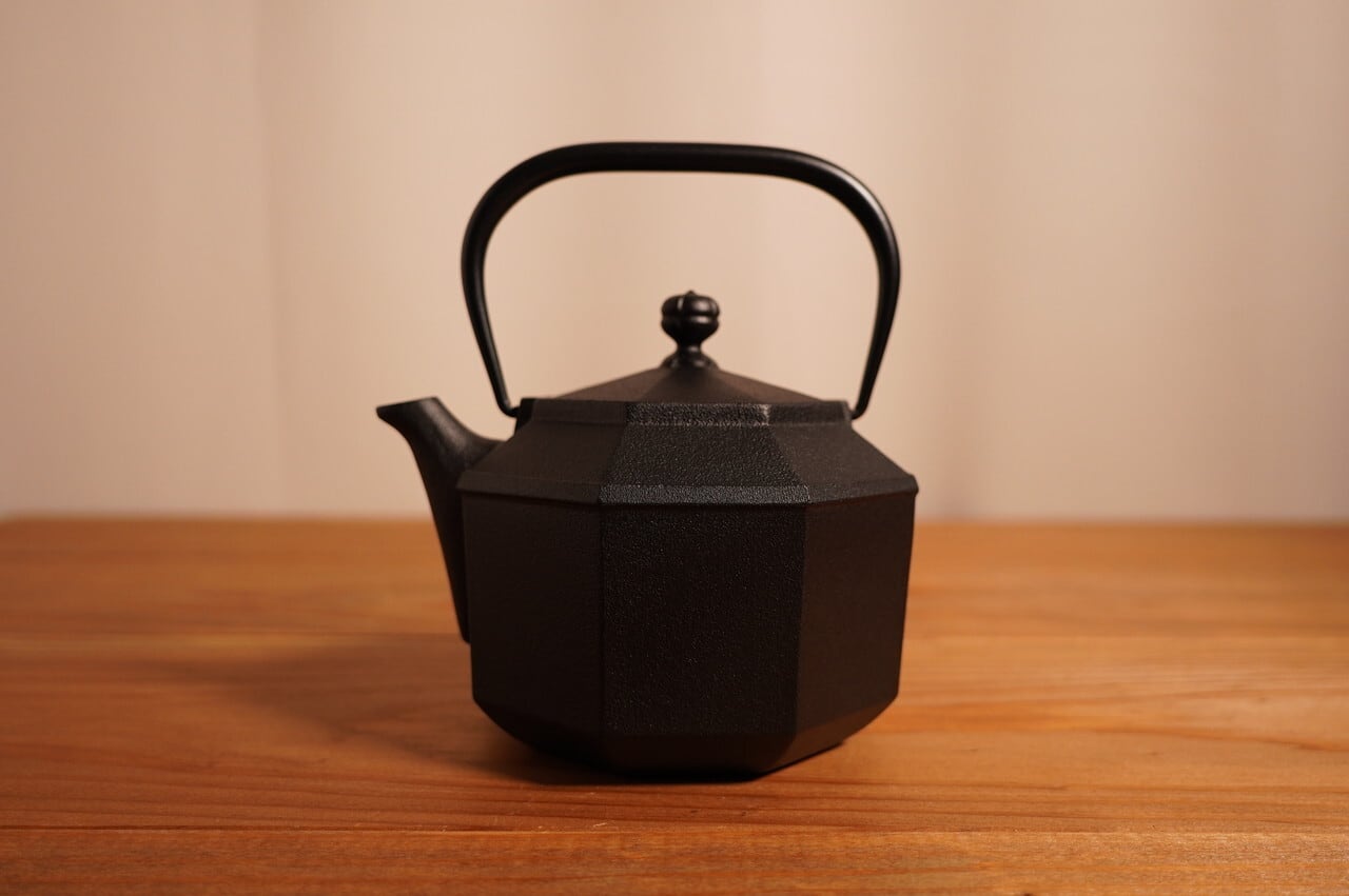 盛栄堂（OIGEN）八角鉄瓶 | PADDY'S