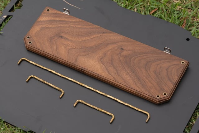 Twist side table 25【ﾂｲｽﾄ ｻｲﾄﾞﾃｰﾌﾞﾙ】真鍮 or BLACK or ステンレス