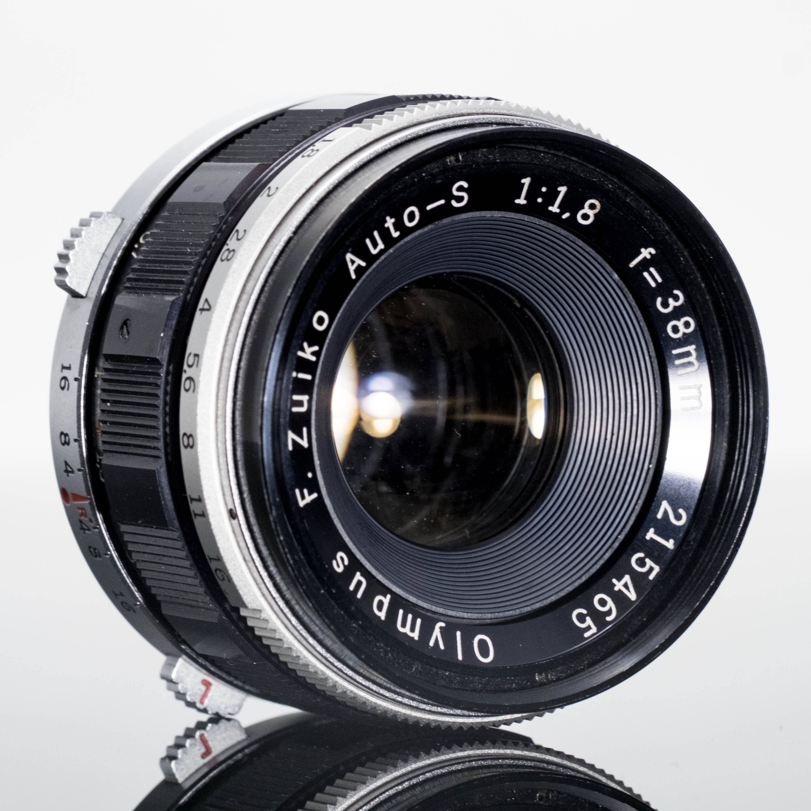 フィルムカメラ OLYMPUS PEN-F + F ZUIKO AUTO-S 38mmF1.8 フィルム