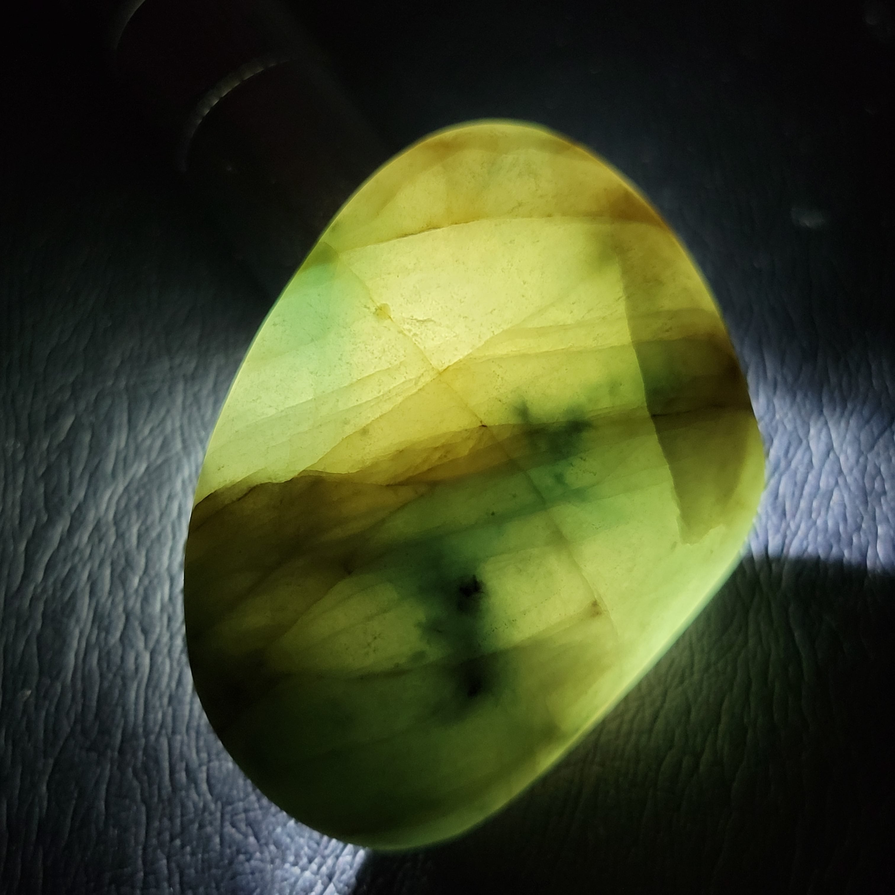 入コン沢原石:糸魚川翡翠 BG0020 | 糸魚川翡翠工芸家 赤羽可行BASE