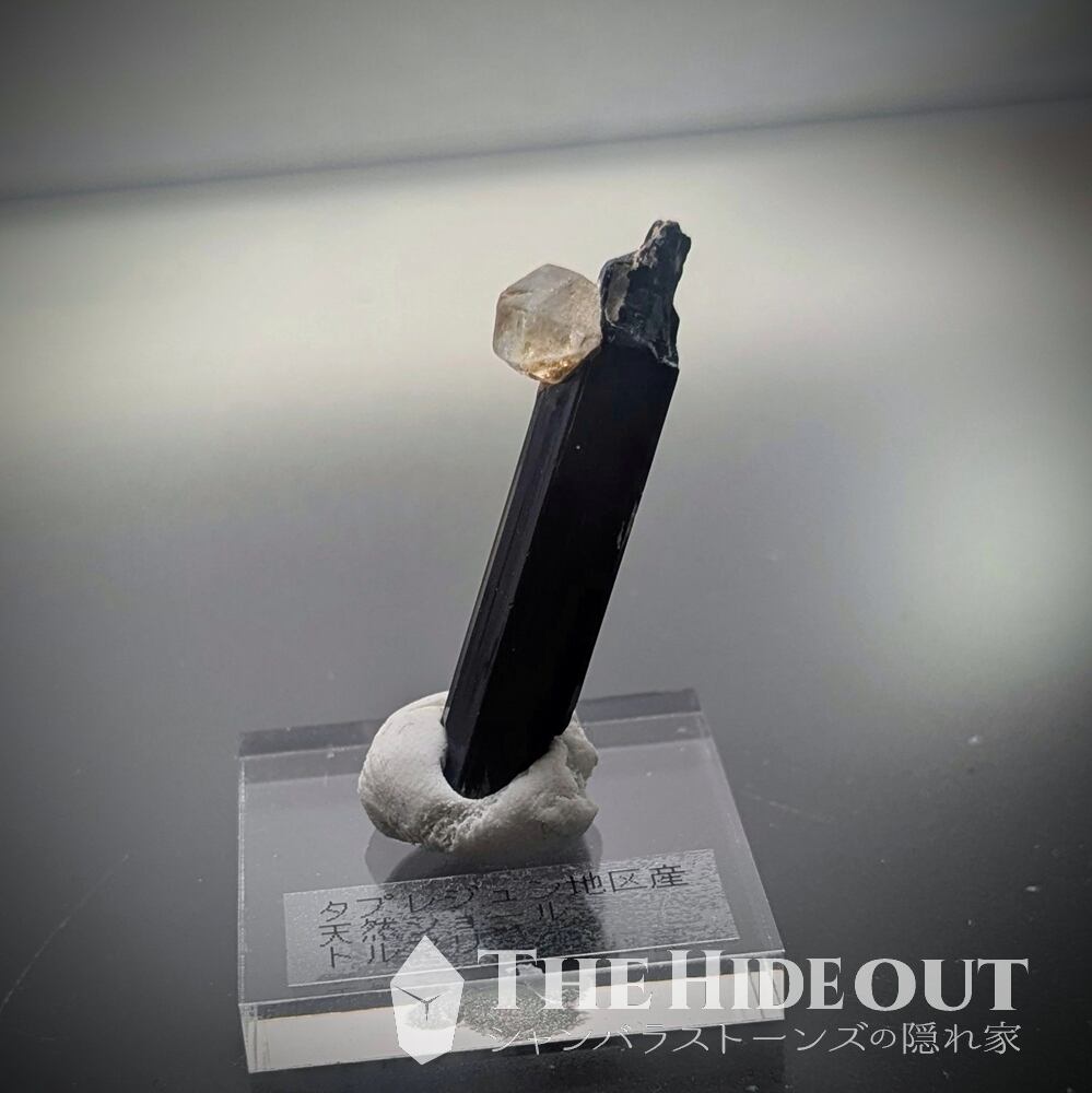 ヒマラヤ産鉱物原石標本028 タプレジュン地区産ショールトルマリン