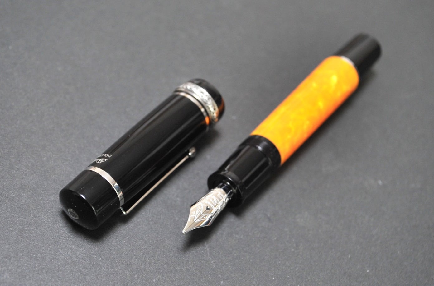 ドルチェビータ | 川口明弘の調整万年筆