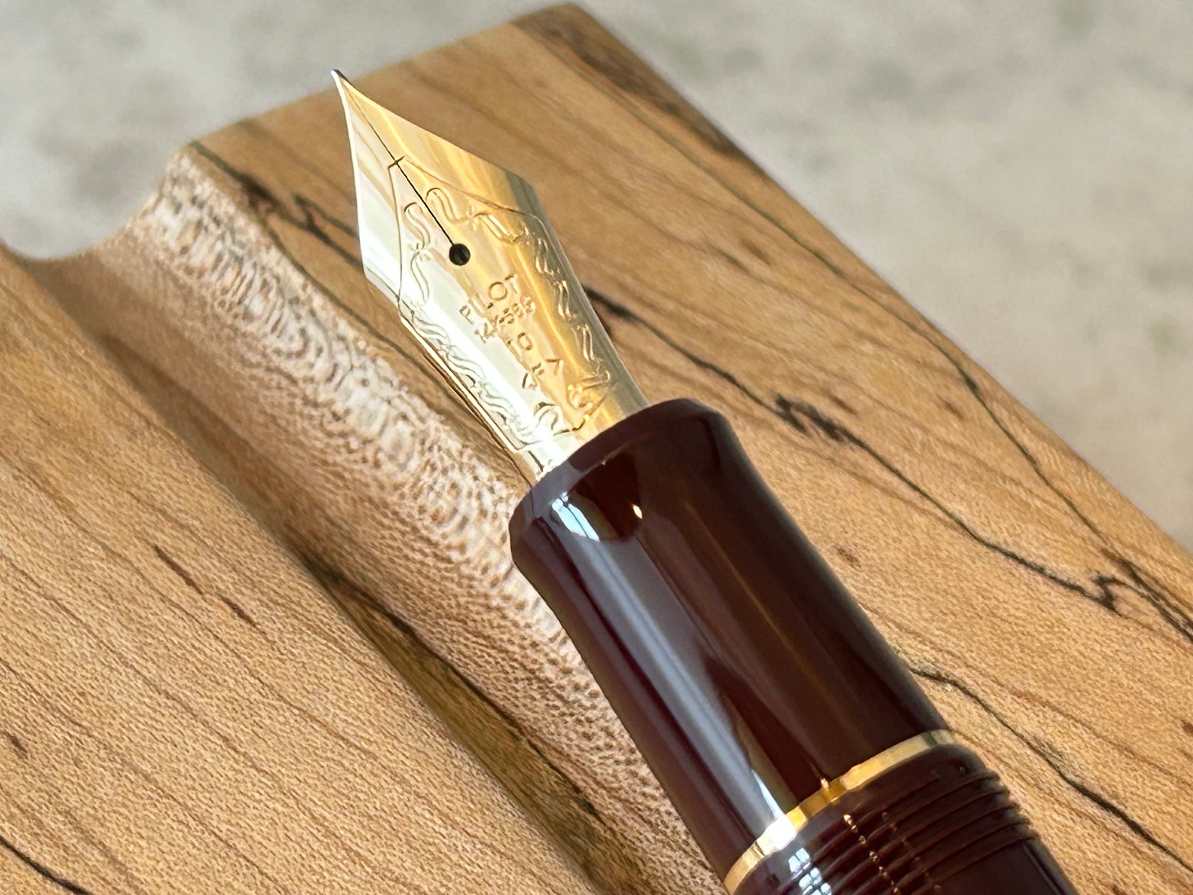 廃盤品 新品】PILOT カスタム742万年筆 ディープレッド F 細字