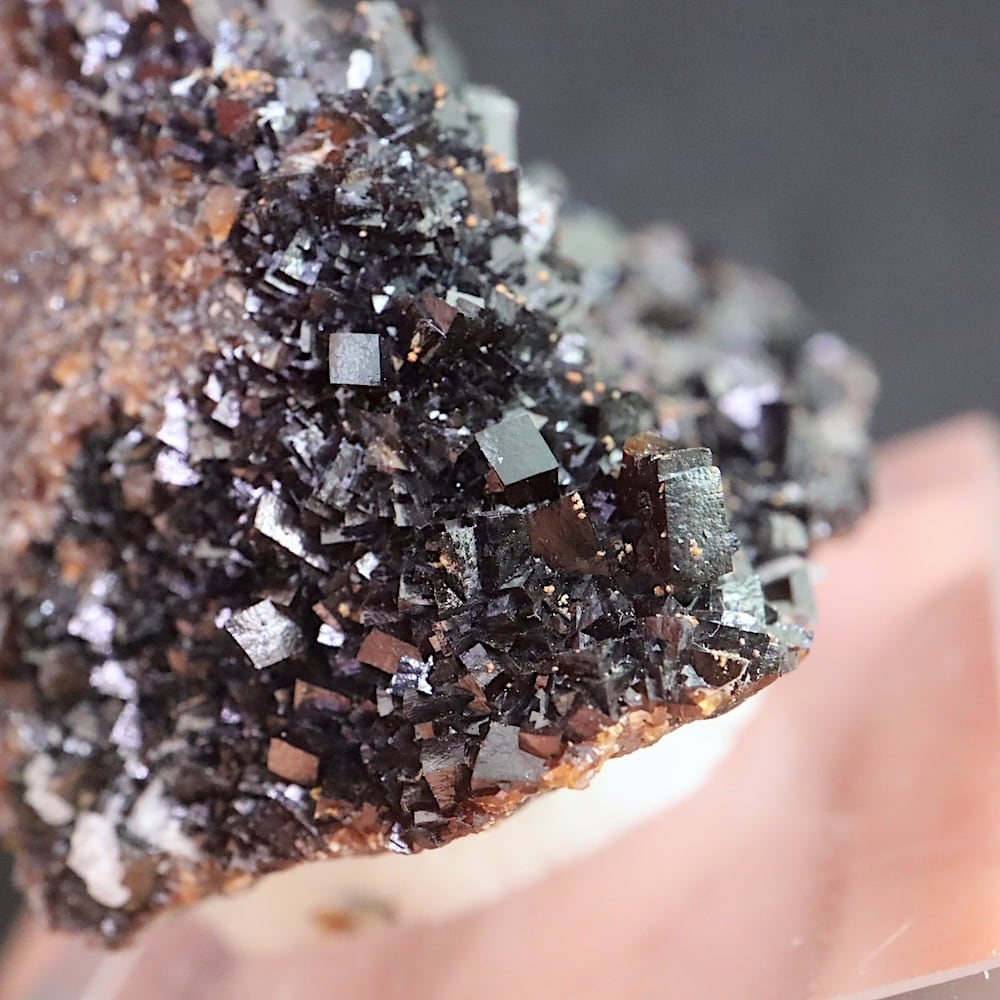 希少！アイオワ州産 イリデッセント カルサイト 46g IRI052 原石 鉱物