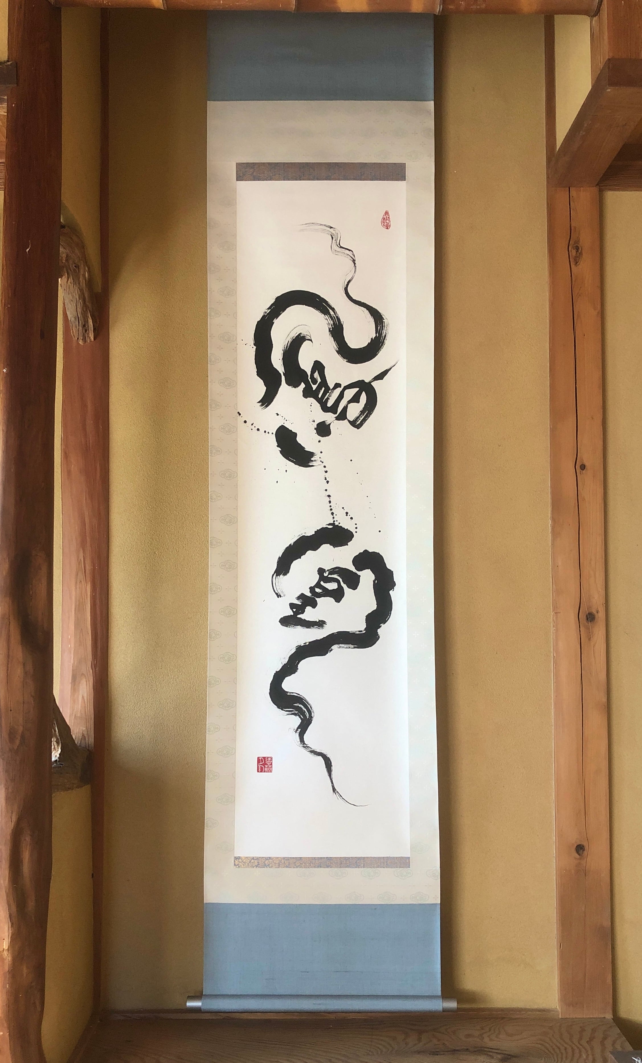 美品 掛け軸 春経作 鳳凰之図 共箱 縁起物 厄除け 美品 掛け軸 佐藤天