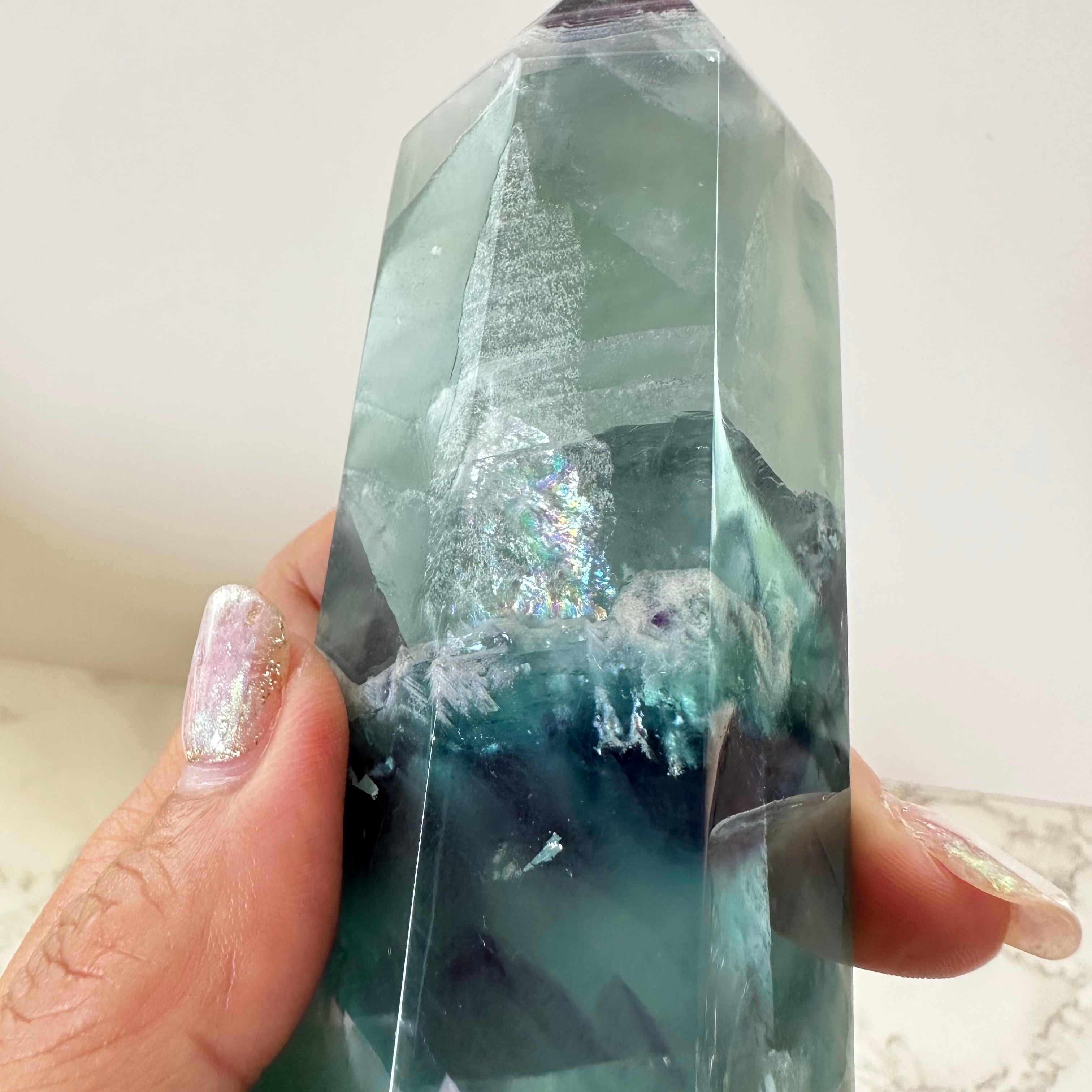 虹入り】フローライト タワー | 天然石ショップ si∞stones