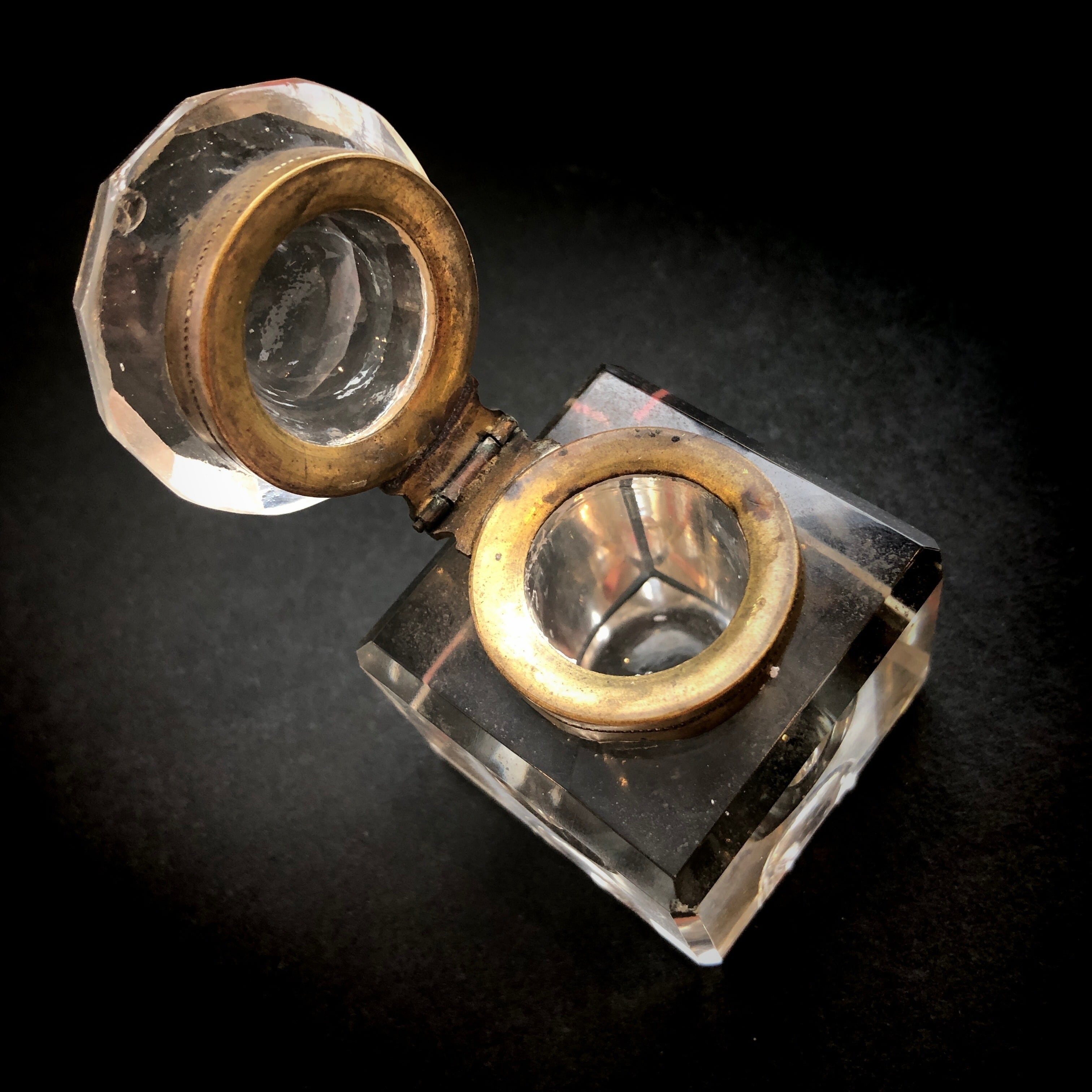 クリスタルガラスのインクウェル（ひとつ） | メルキュール骨董店