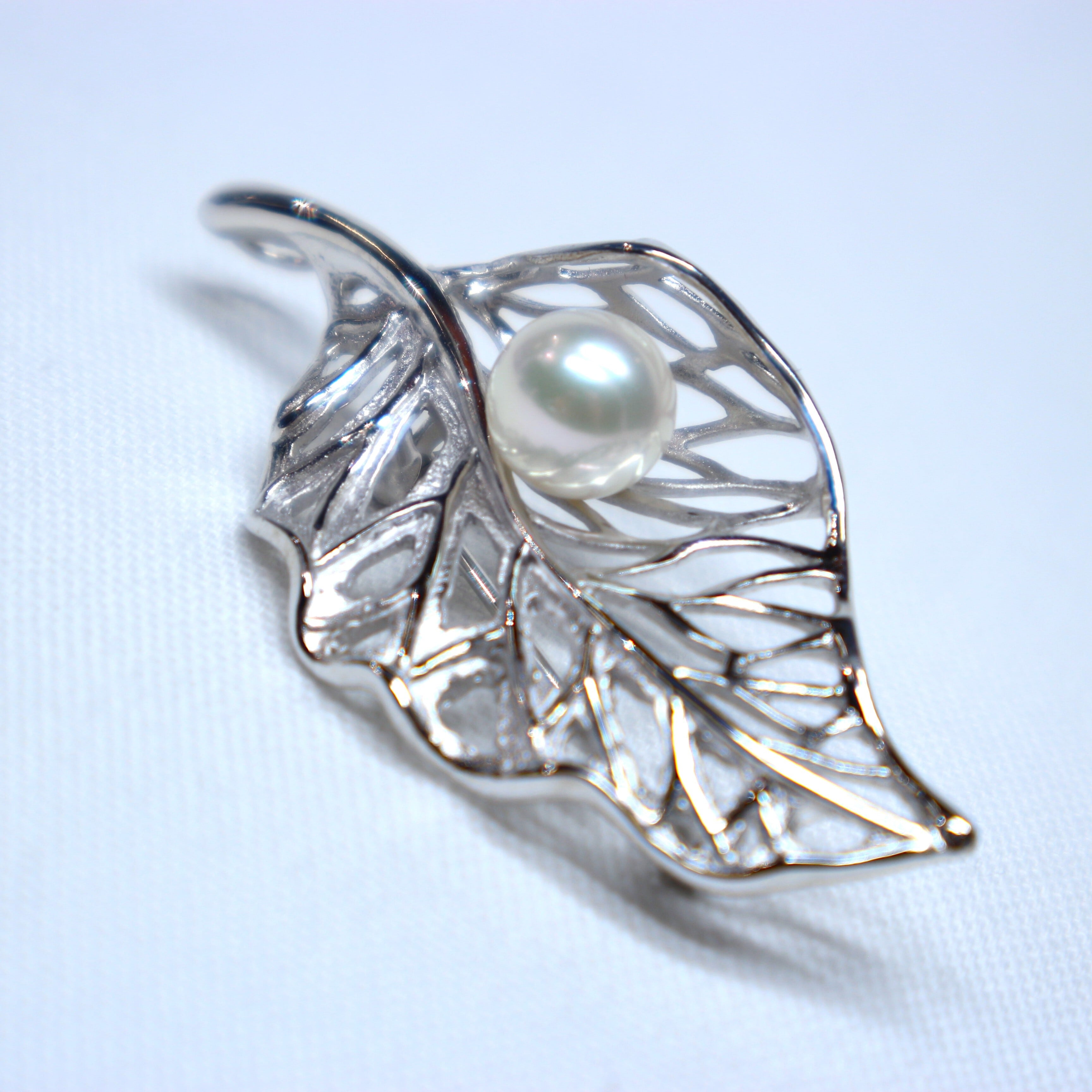 アコヤ真珠シルバーブローチ⑨（8.0mm珠） | 『大山真珠店』オンライン