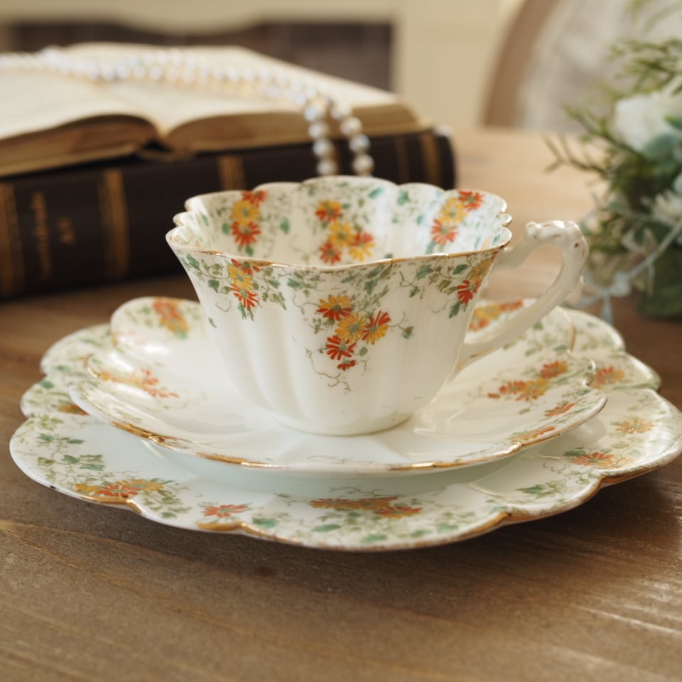 英国Shelley（シェリー） オレンジ・デイジー柄 トリオB カップ