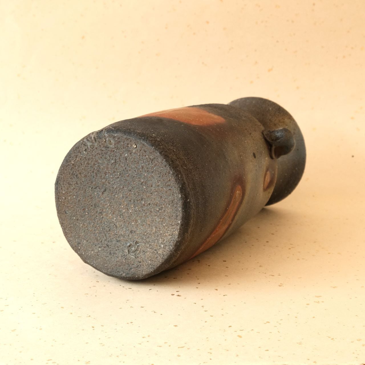 耳付花入 MIMITSUKIHANAIRE/02 | 備前焼窯元 宝山窯｜hozangama lab.+