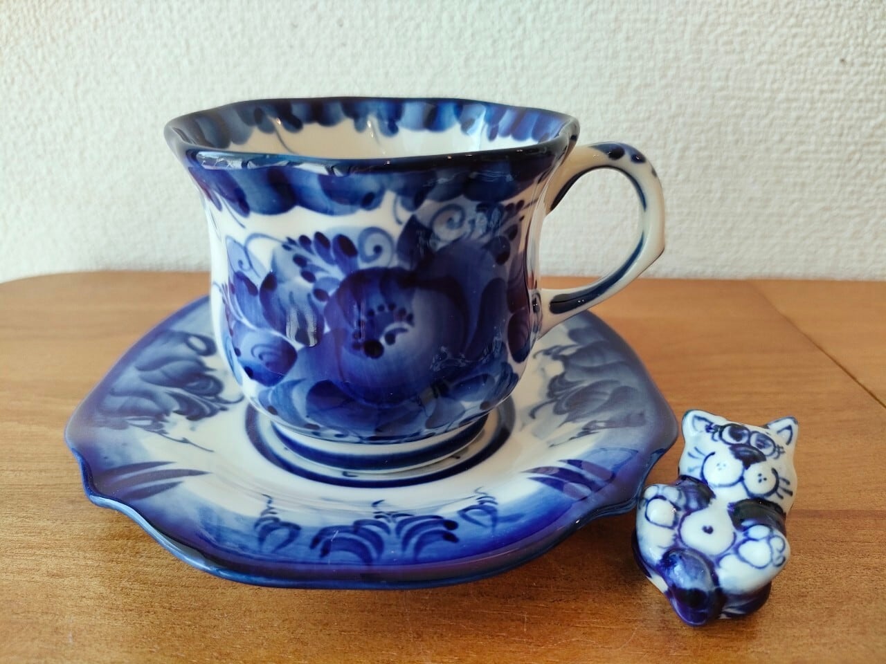 ロシア グジェリ焼 青い花装飾の皿 ロシア グジェリ 約28cm ロシア