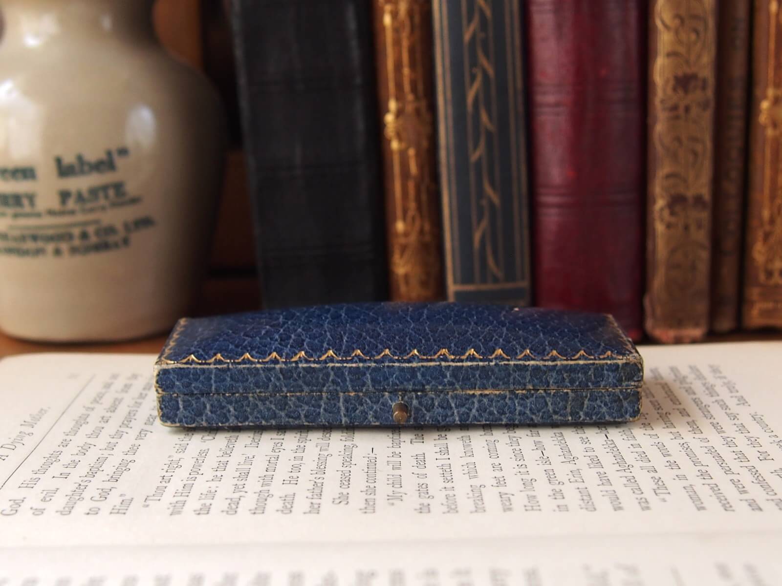 イギリスアンティーク ブローチケース ジュエリーケース | Bonny Bee