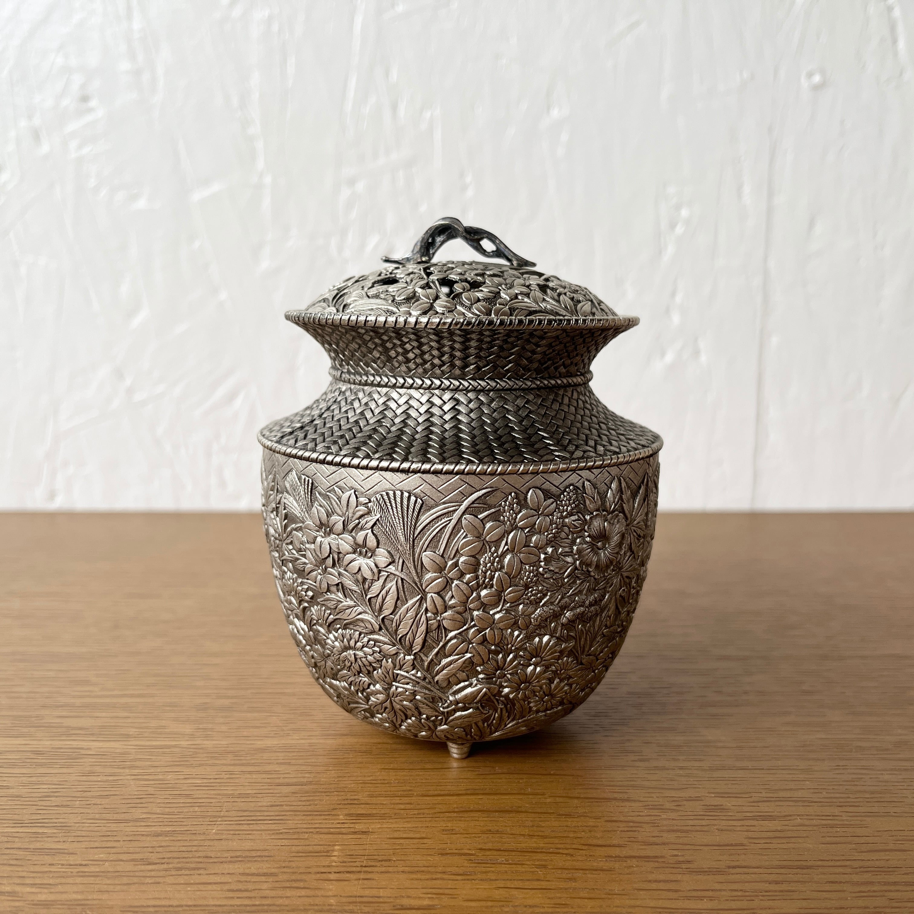 鉻栄 七葉模様 透し彫り 三足香炉 D−18 【公式通販】