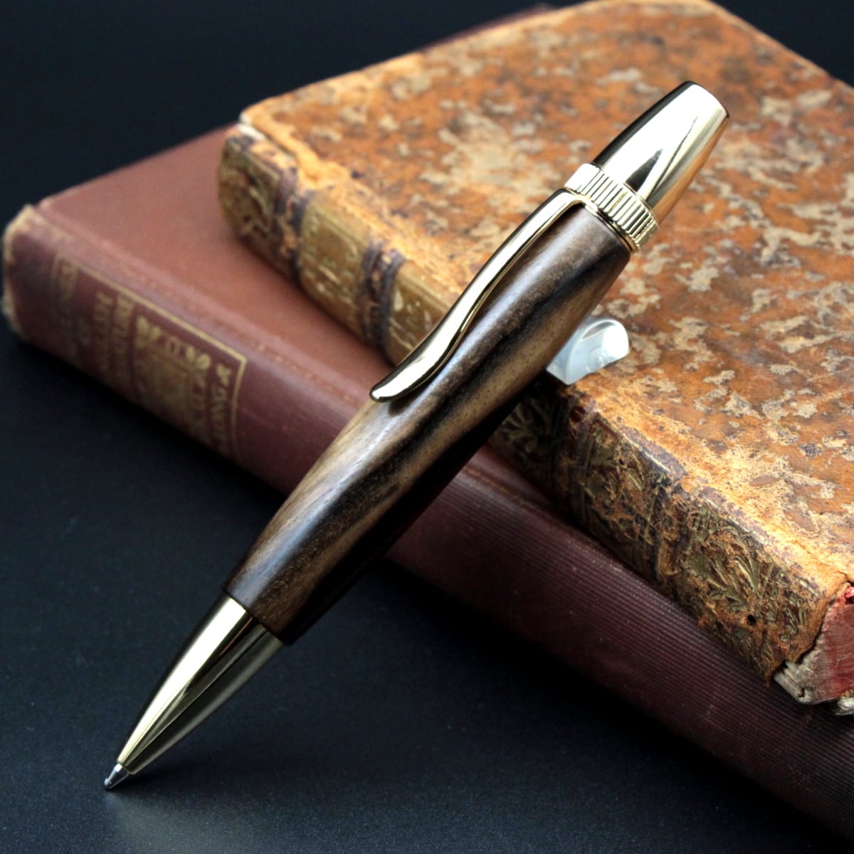 限定300本抽選当選品 化物語物語シリーズ 私立直江津高校ボールペン 未使用