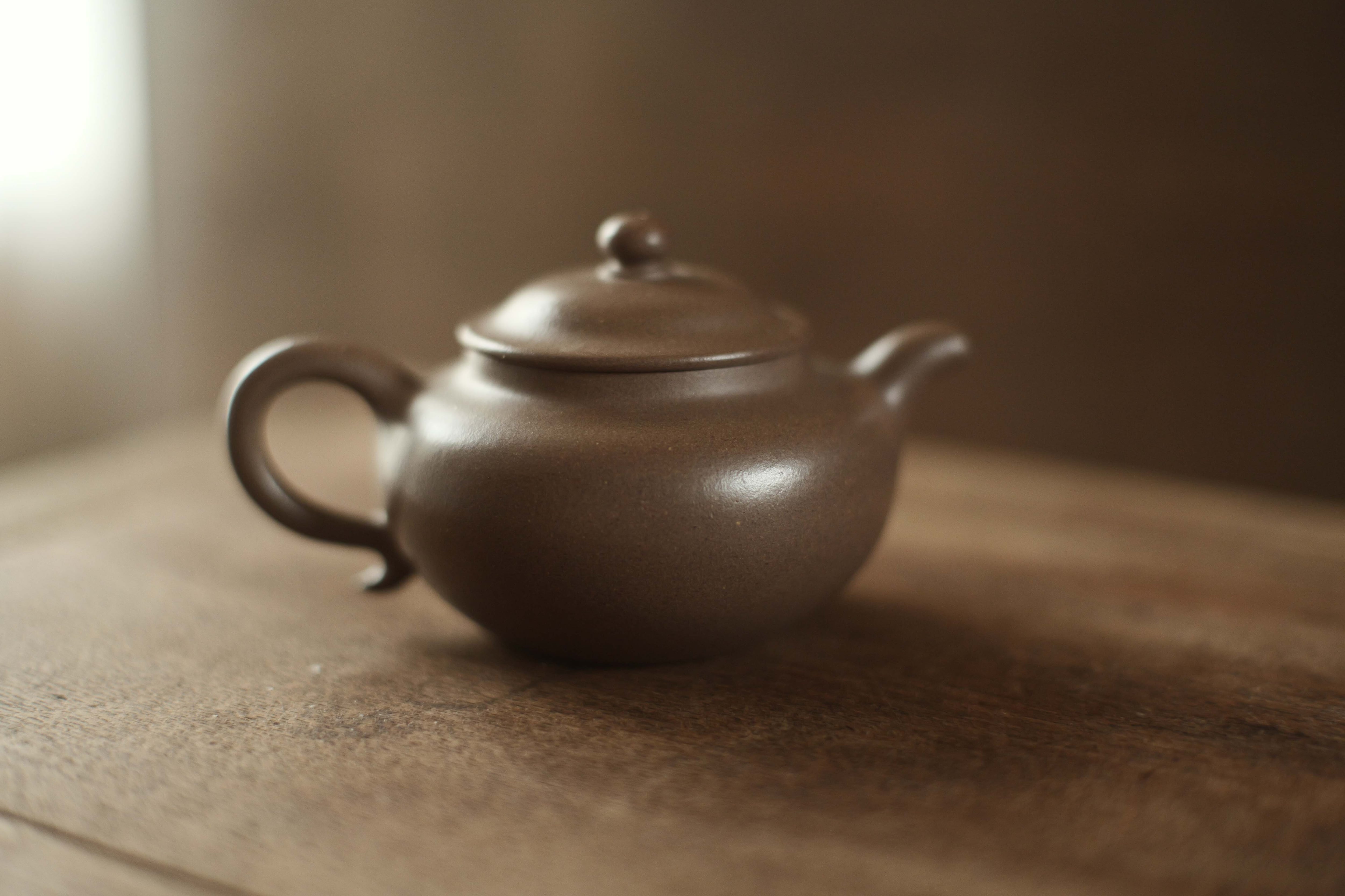 宜興紫砂壺「蓮子」（約130cc）・段泥 | 北白川糕糰店