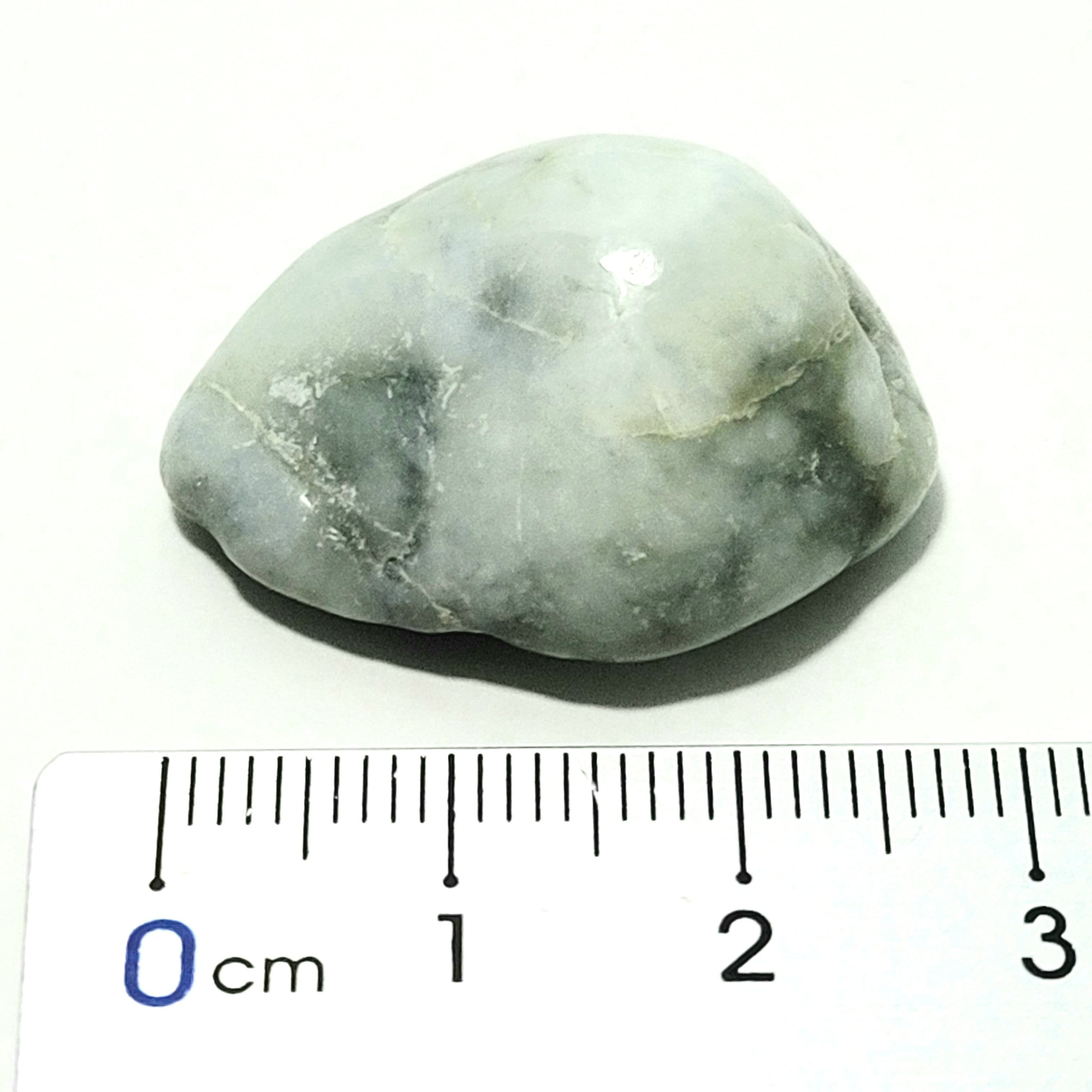 ☆翡翠原石☆糸魚川硬玉【小滝・2面カット磨き474g】 糸魚川翡翠:原石