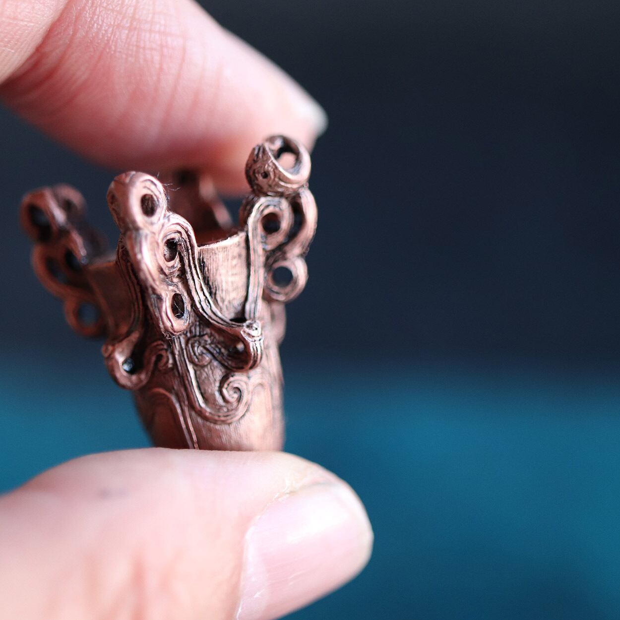 縄文土器オブジェ（水煙文土器/ 659-178） | Do_goods ドゥグーズ