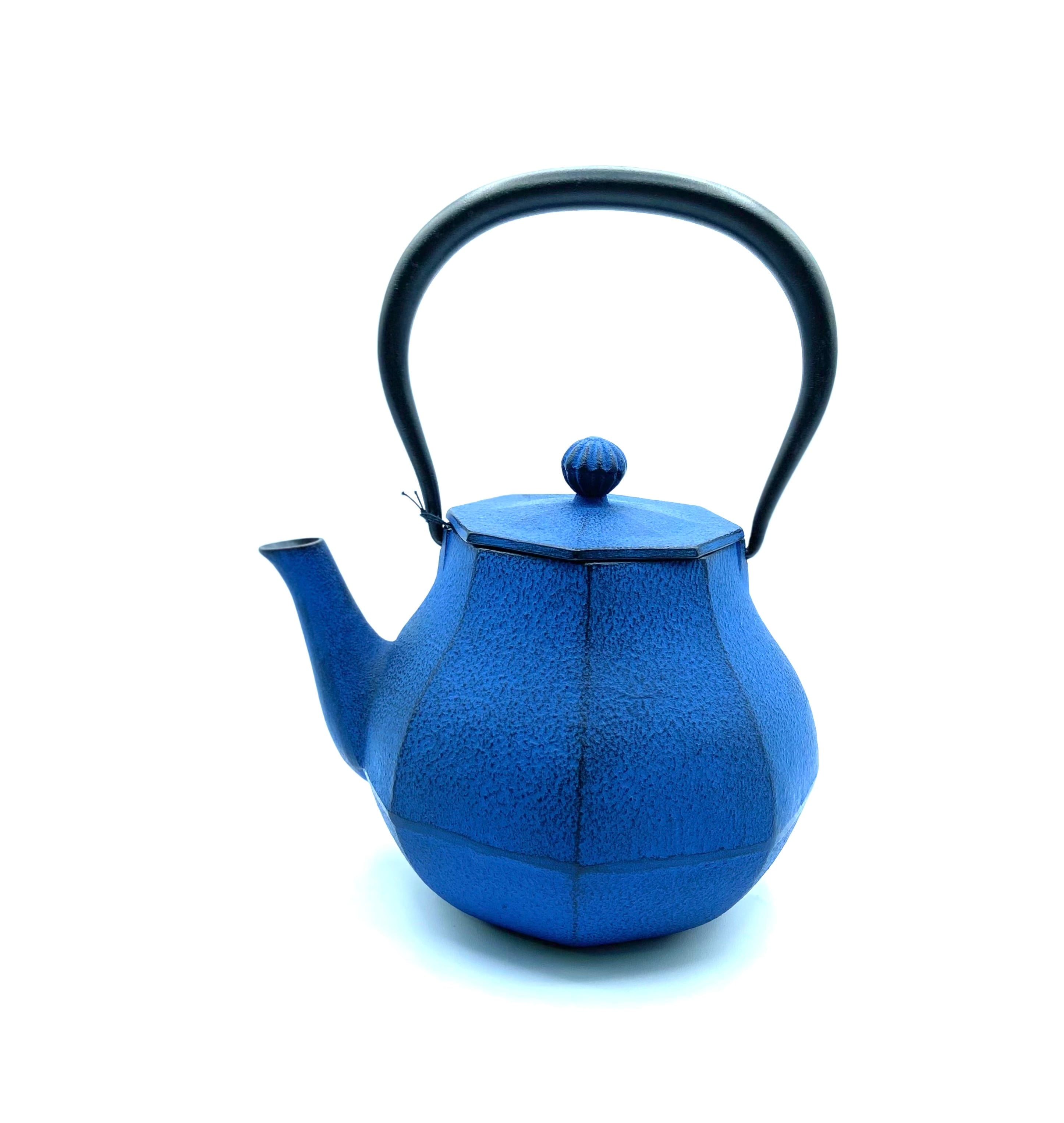 南部鉄瓶 中村徳次郎 造 立徳 虫食平打提手 桜尽紋様 鉄瓶