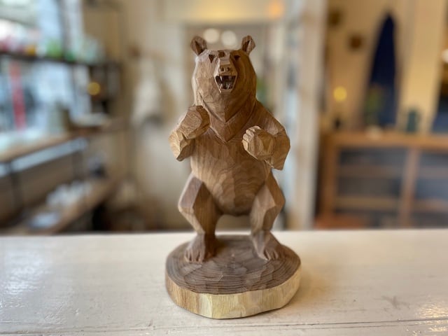 木製クマの彫刻 約30cm伝統工芸品 木製彫刻 約30cm 木製クマの彫刻 約