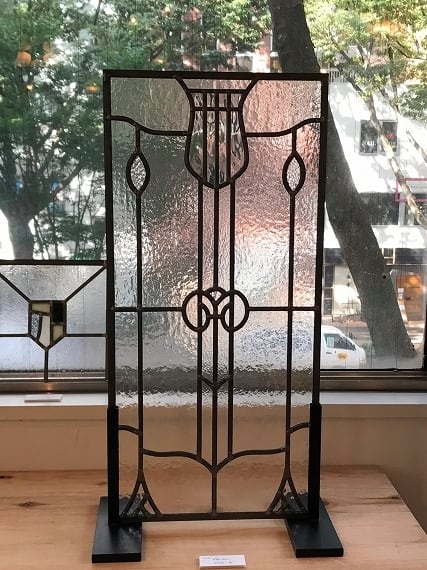 ステンドグラス 音符、音楽、ゴ−ルドピンク、ルームアクセサリー