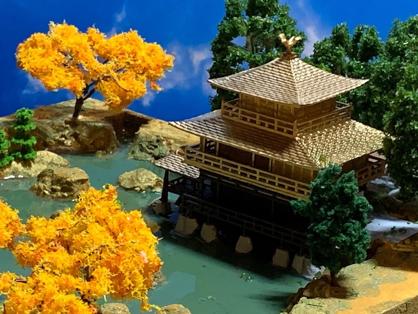 ☆完成品 鹿苑寺 金閣寺 ケース付き ミニ24サイズ 日本の寺 世界遺産