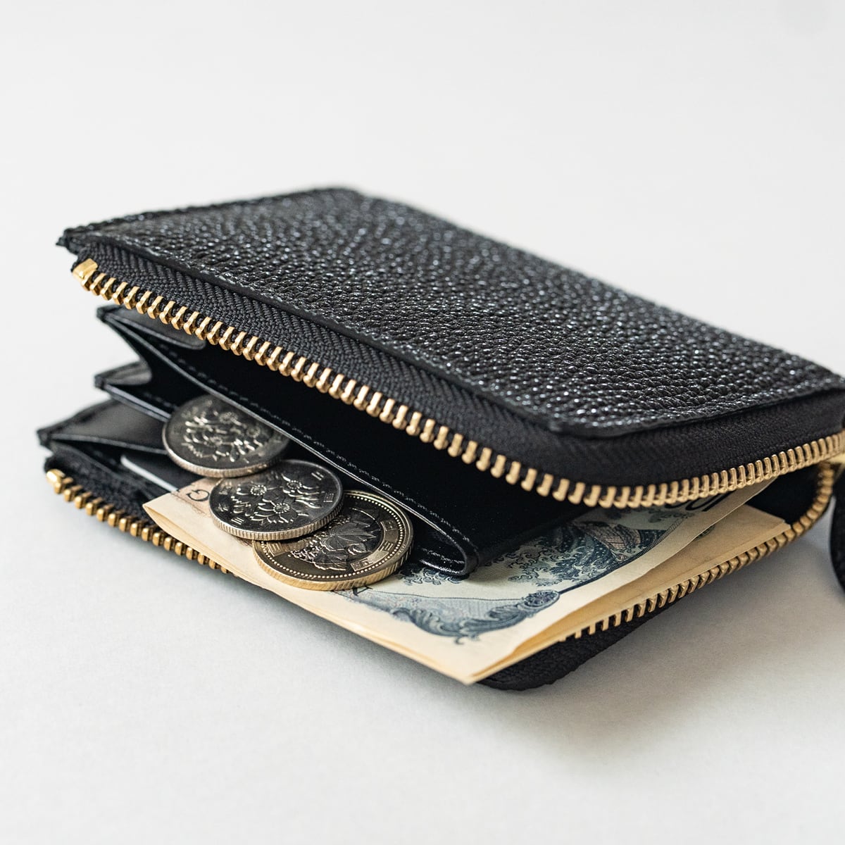 コンパクトウォレット Lジップ 姫路黒桟革 | ケイシイズ 【公式