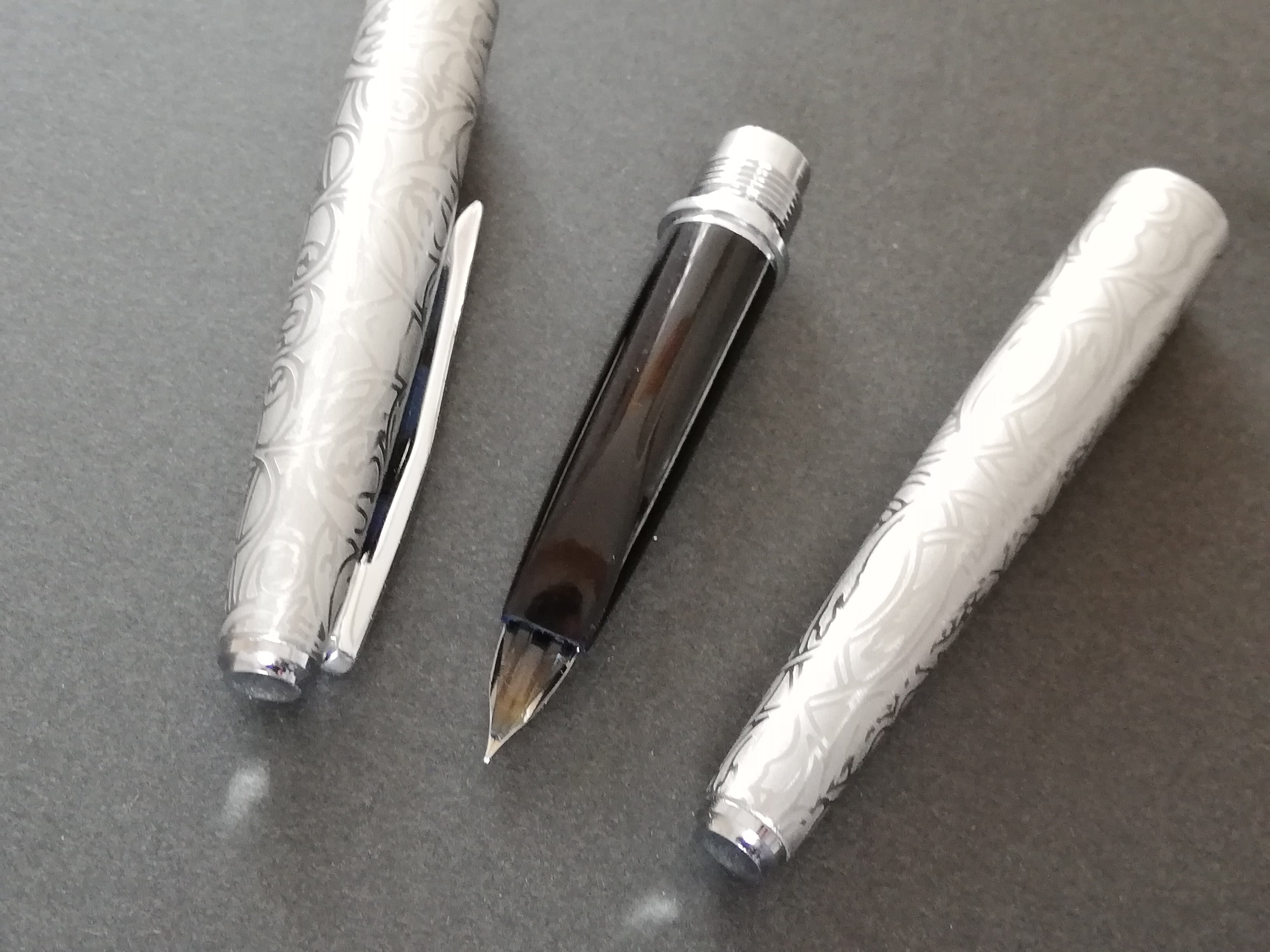 80s プラチナ万年筆 唐草 PLATINUM （細字） 18K-WG 02014 | 川口明弘