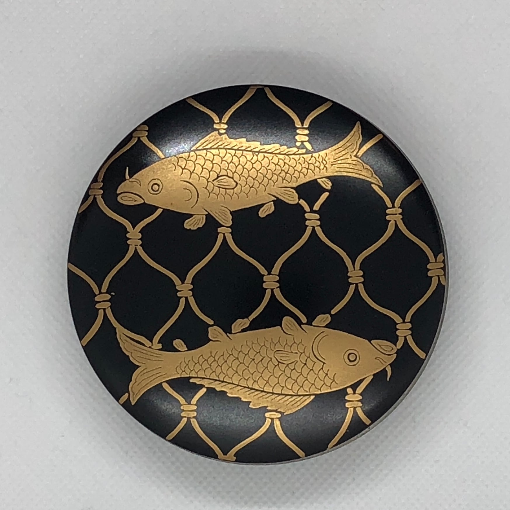 銀縁鯉蒔絵香合 | 花器茶道具専門店 いたくら