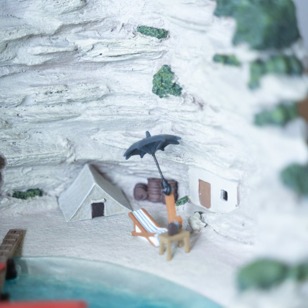 再入荷】紅の豚 ライトアップジオラマ ポルコのアジト（4718） | す