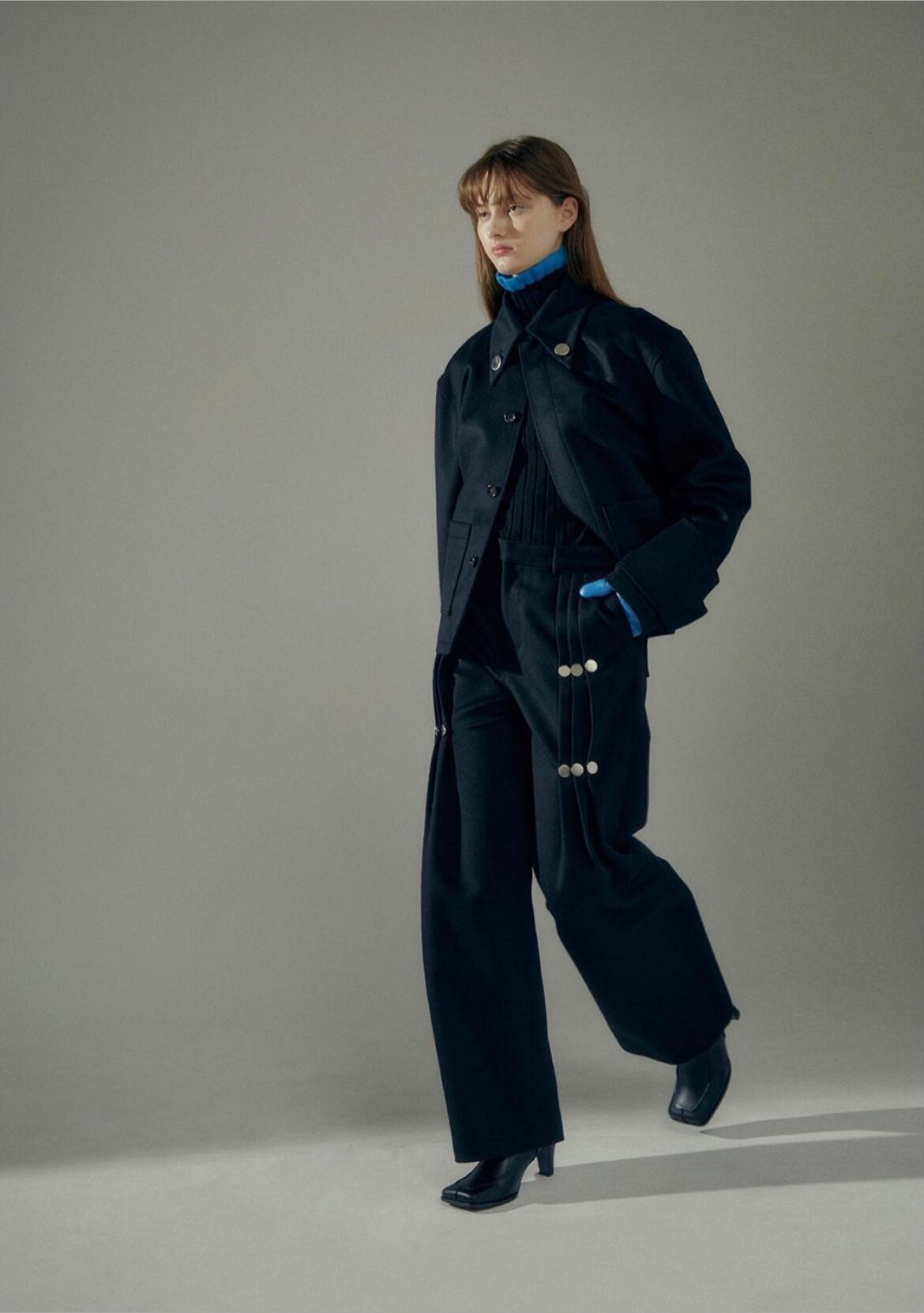 NEU_IN 23AW Pleats detail leather gloves CERULEAN BLUE | Hype