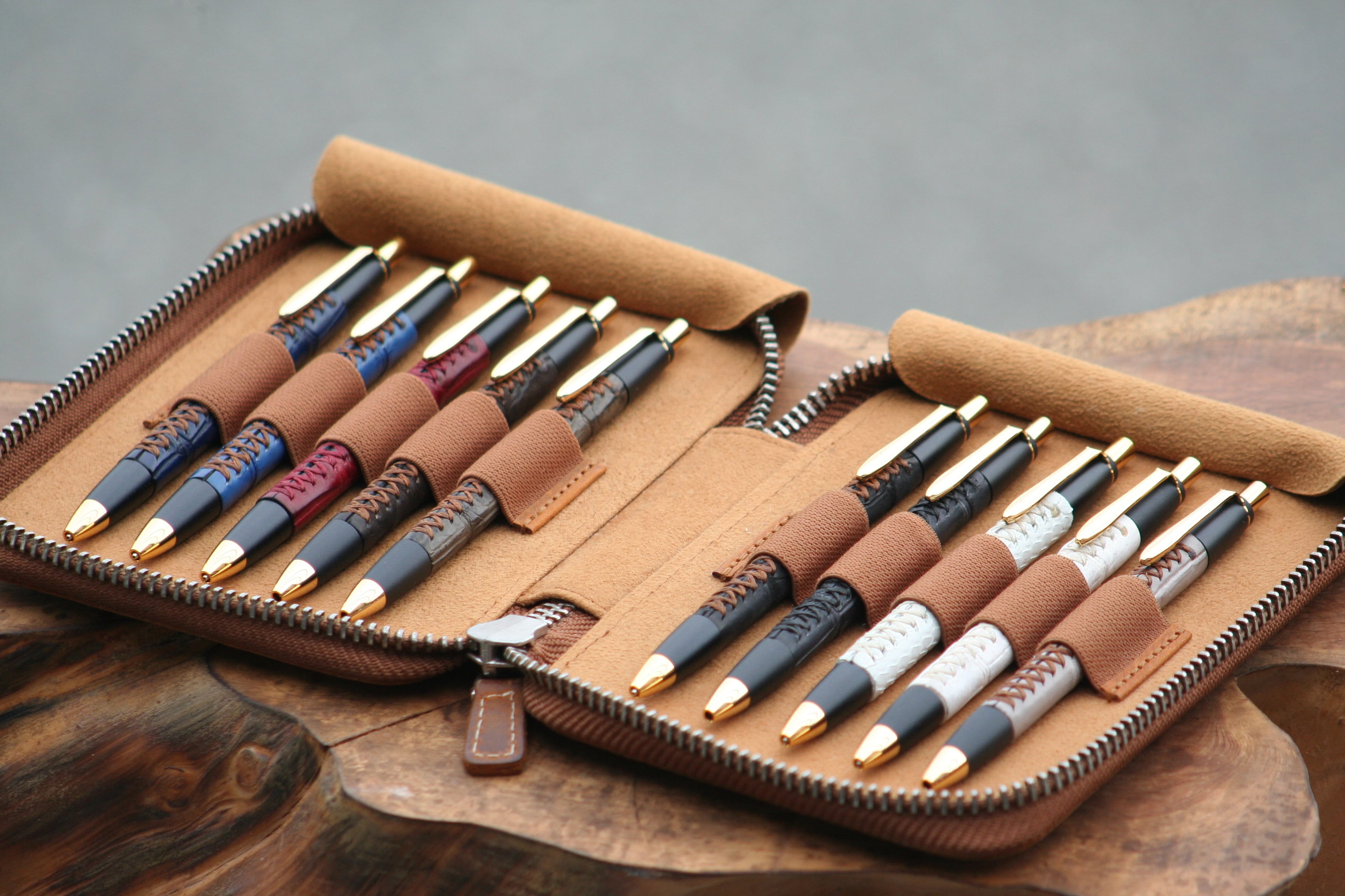 シックザール革軸ペン クロコダイルストーングレー おまけ付き