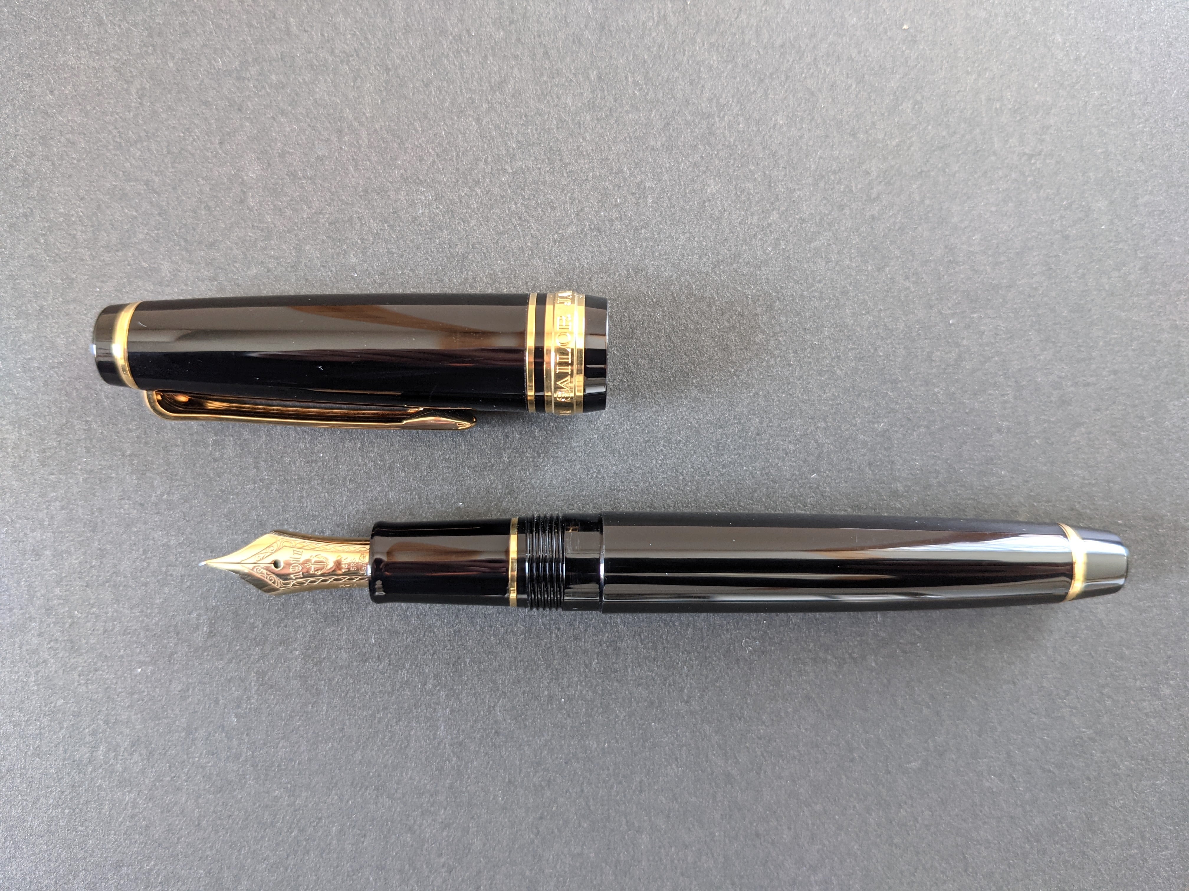 セーラー万年筆 プロフェッショナルギアスリム 金 SAILOR （中字） 14K