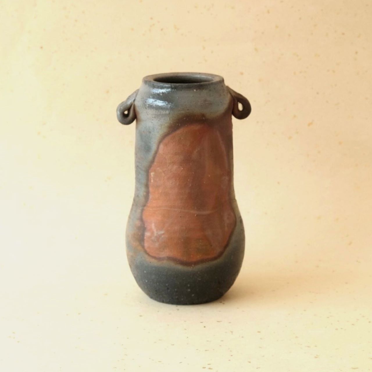 耳付花入 MIMITSUKIHANAIRE/02 | 備前焼窯元 宝山窯｜hozangama lab.+