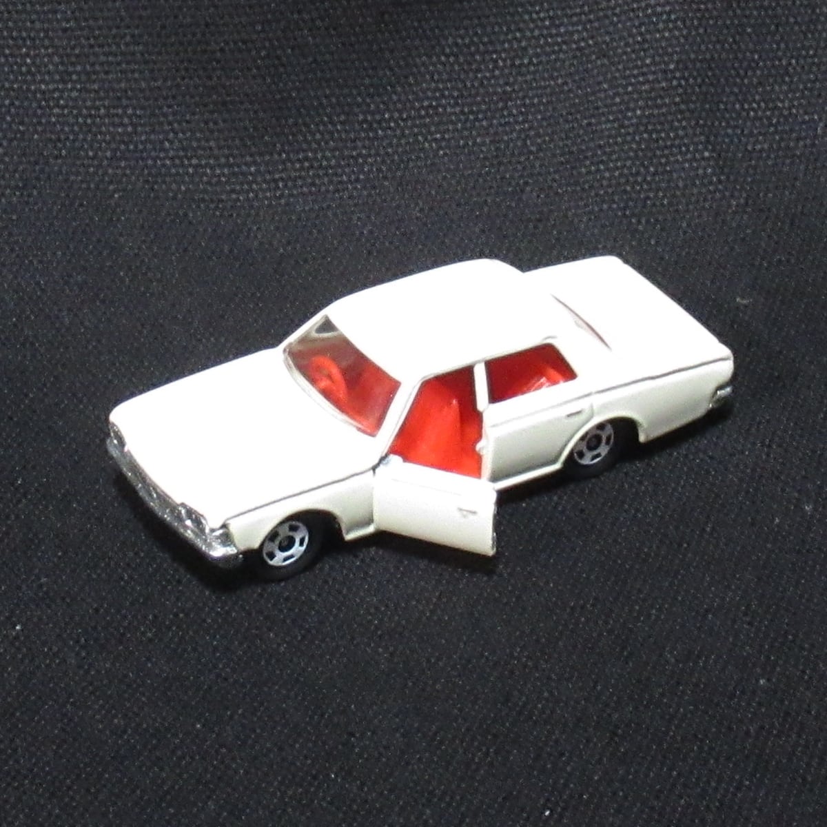 トミカ 30周年復刻版 3 / クラウン・スーパーデラックス【黒箱