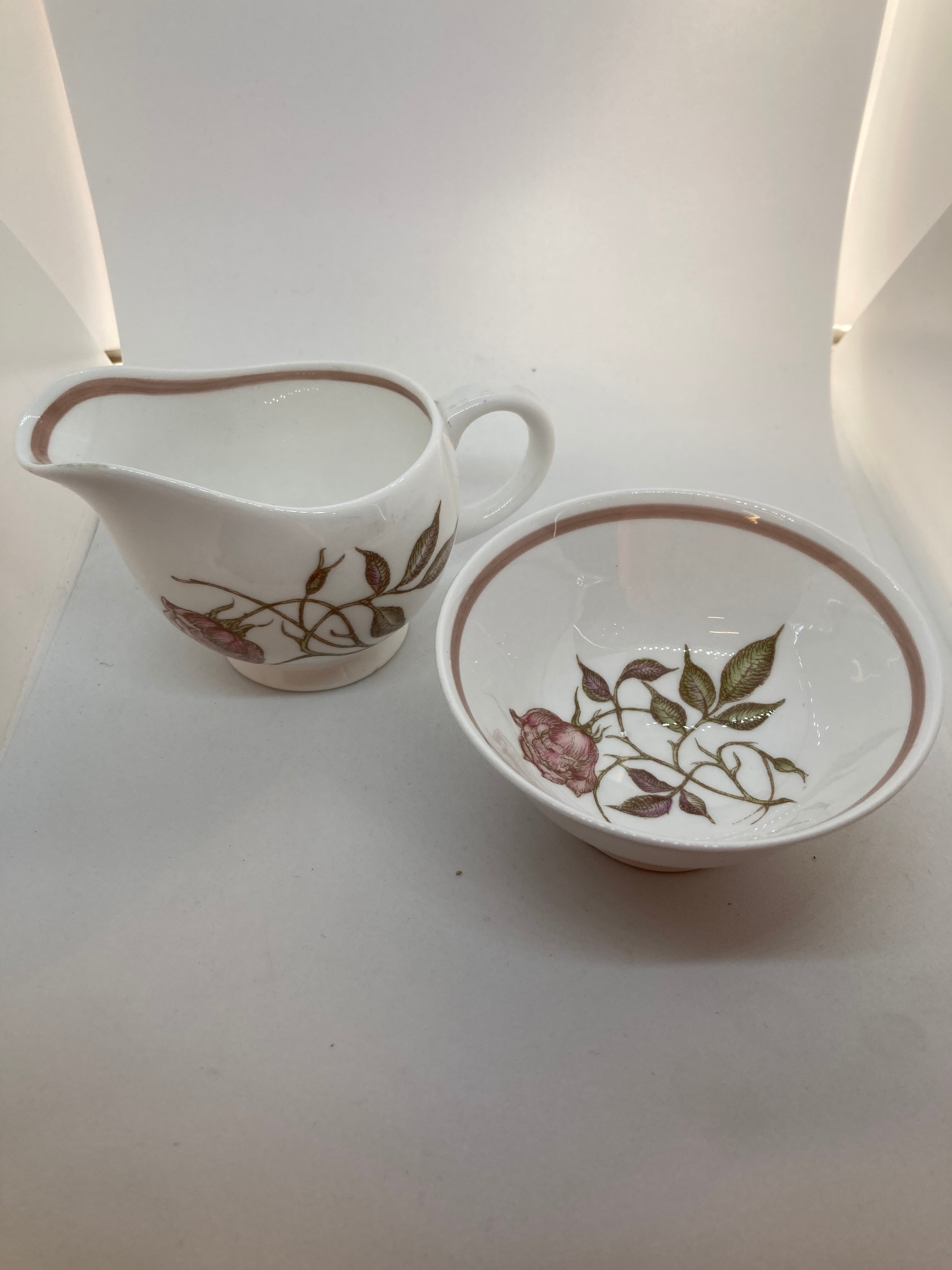 英国ヴィンテージ スージークーパー タリスマンローズ シュガーボウル