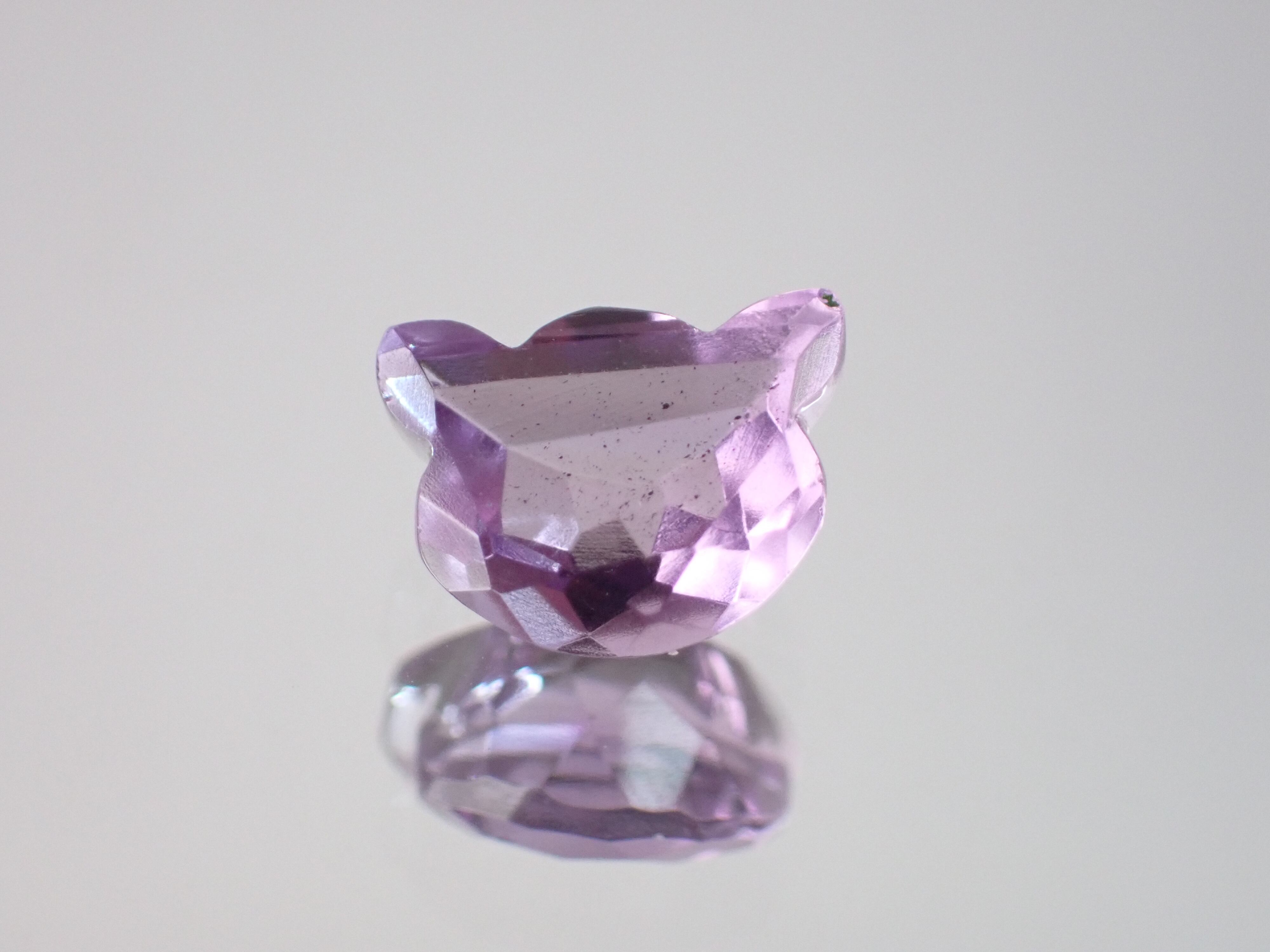 宝石ルース 『とても可愛いネコちゃんカット』高品質アメジスト1.3