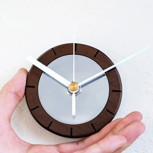 ちいさな掛け時計「銀河」／ウッド／白針 | MYSTIC WORKS