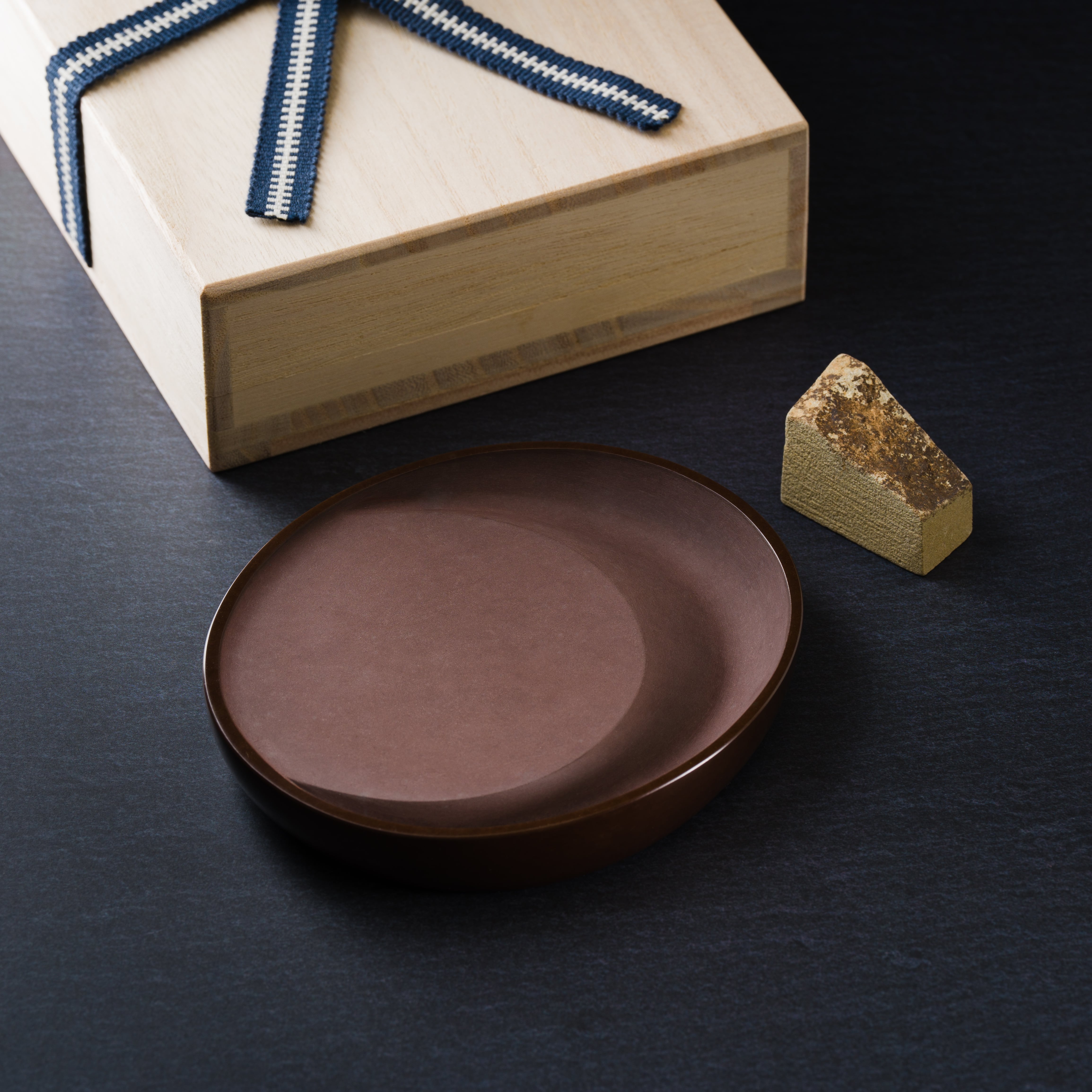 専用品 書道 硯 赤間硯0④ 日枝玉峯堂 陽一作 桐箱入 産地支援硯 書道