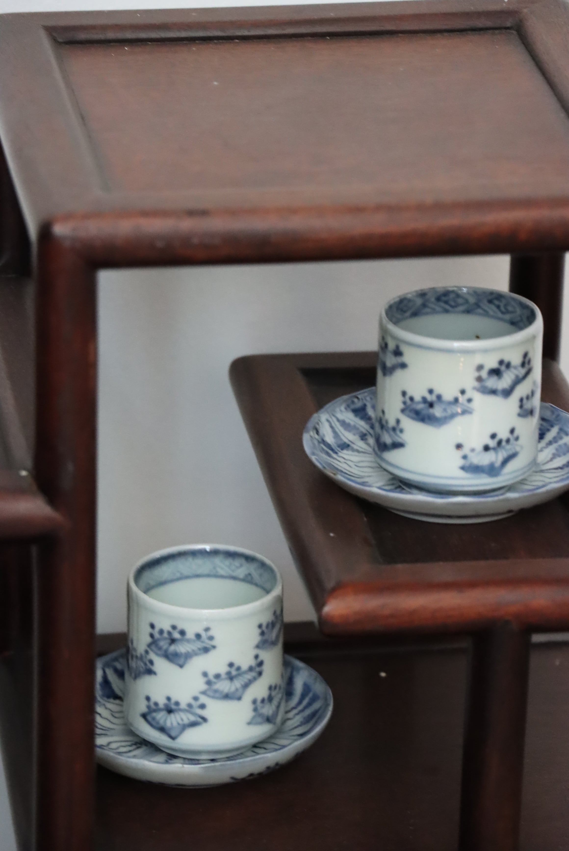 覗き猪口 古伊万里 染付 桐文 | (有)新原美術