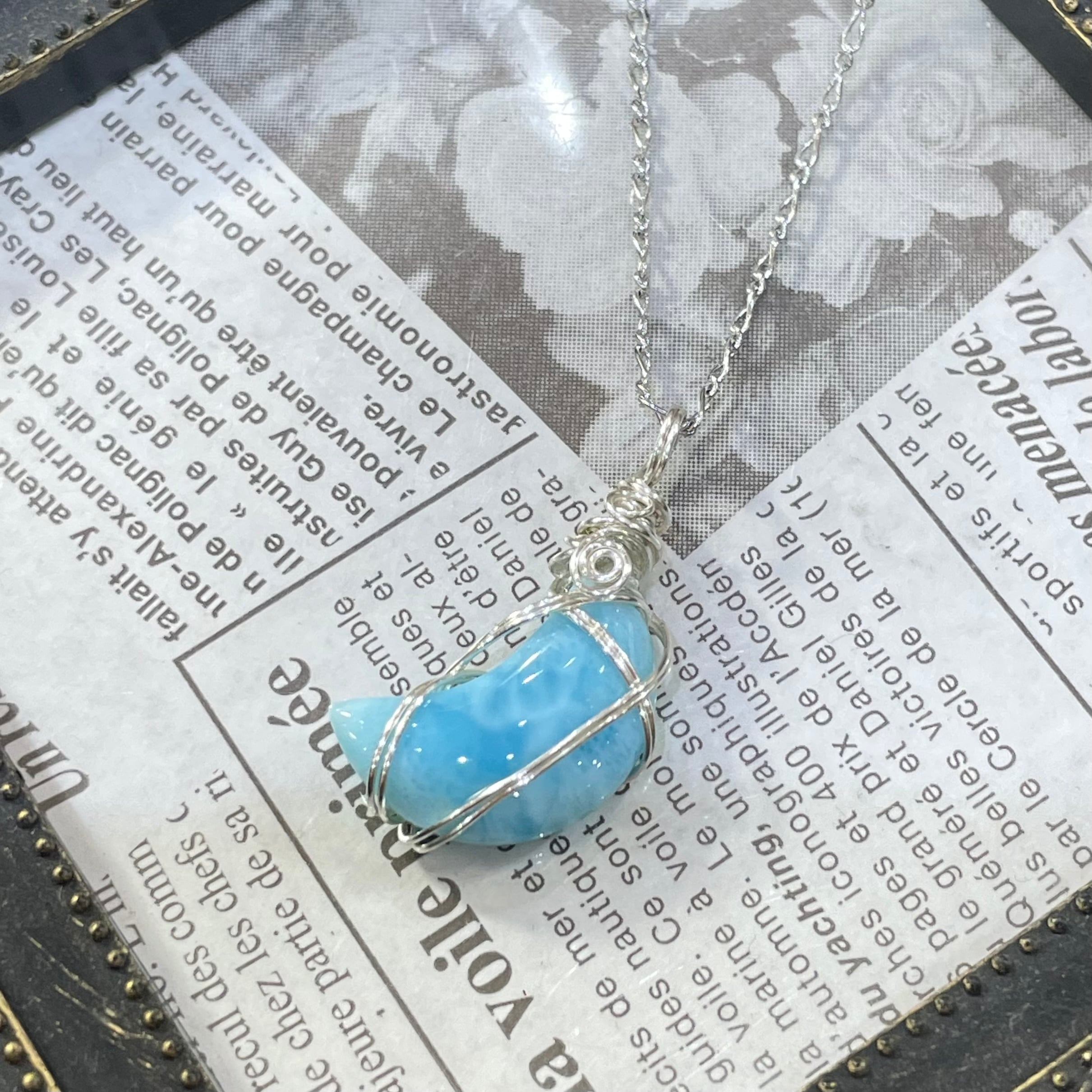 ラリマーペンダントトップ〈月形ペンダントトップ〉 | 石の魔法