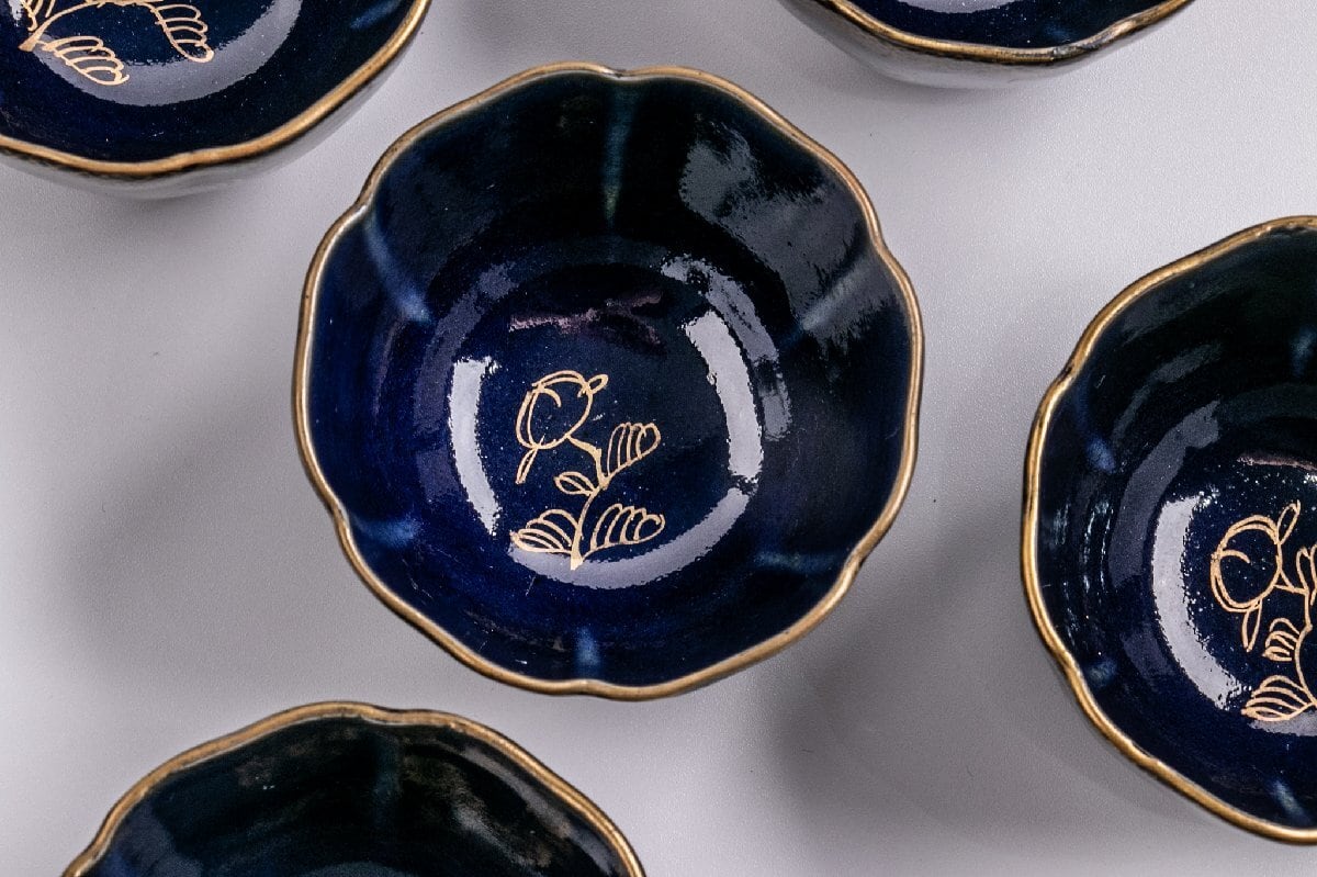 うつわ】 古伊万里 瑠璃釉金彩牡丹文向付 5客 明治時代 E949A バラ売り