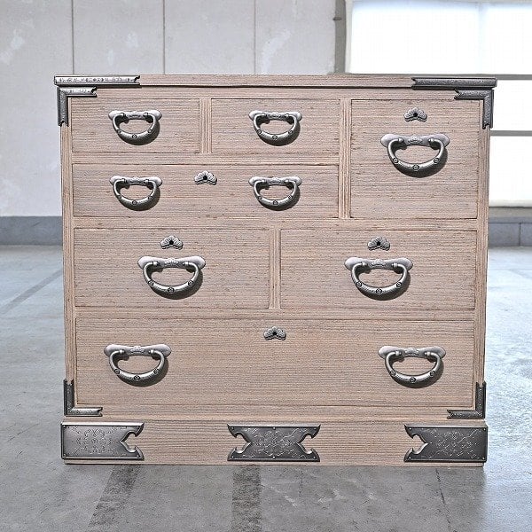 古い木製の引き出し4段 チェスト 桐箪笥 昭和レトロ タンス 古家具 古