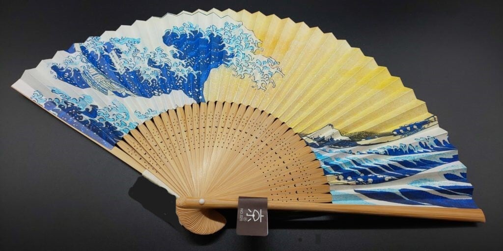 京扇子 葛飾北斎 富嶽三十六景 神奈川沖浪裏 | 東京工芸館 - 木版画や