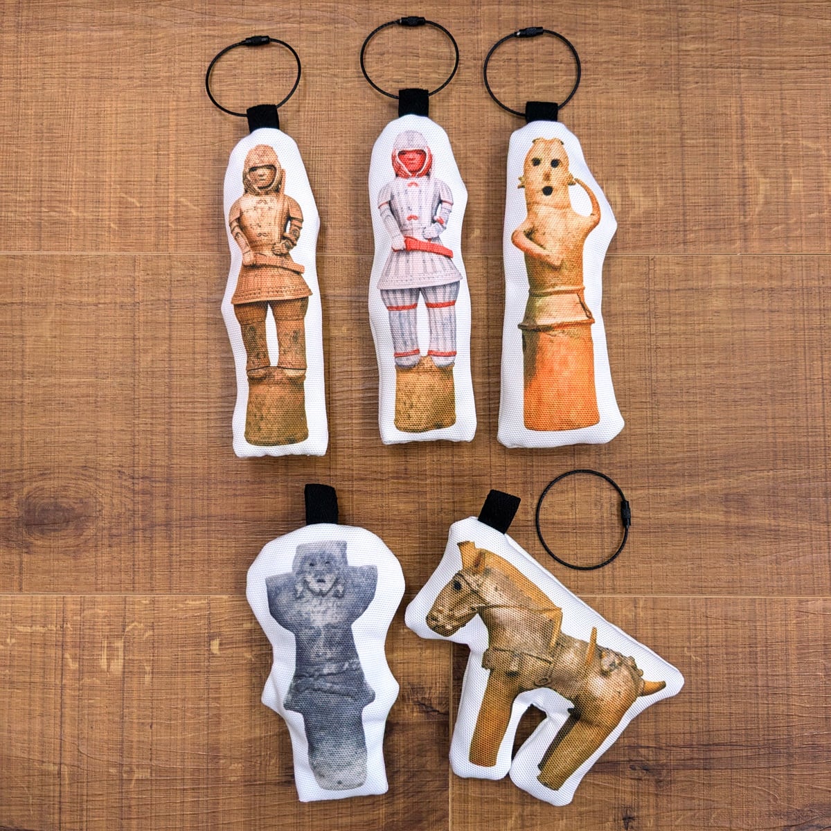 ぬいぐるみキーホルダー」「古代けりぐるみ」挂甲の武人 国宝 彩色復元