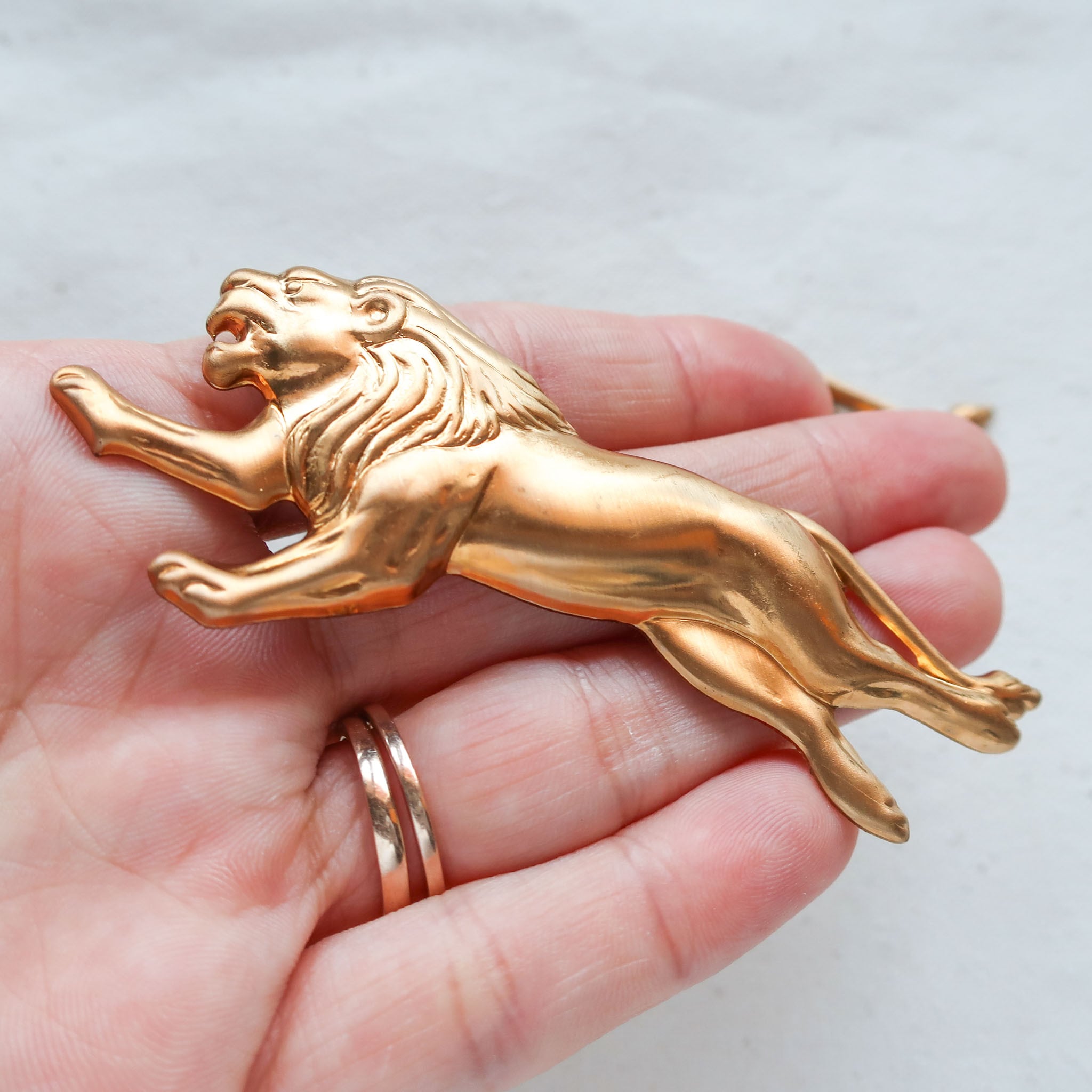 真鍮 パーツ ライオン 1個 A2534 | 動物 アンティーク調 インテリア