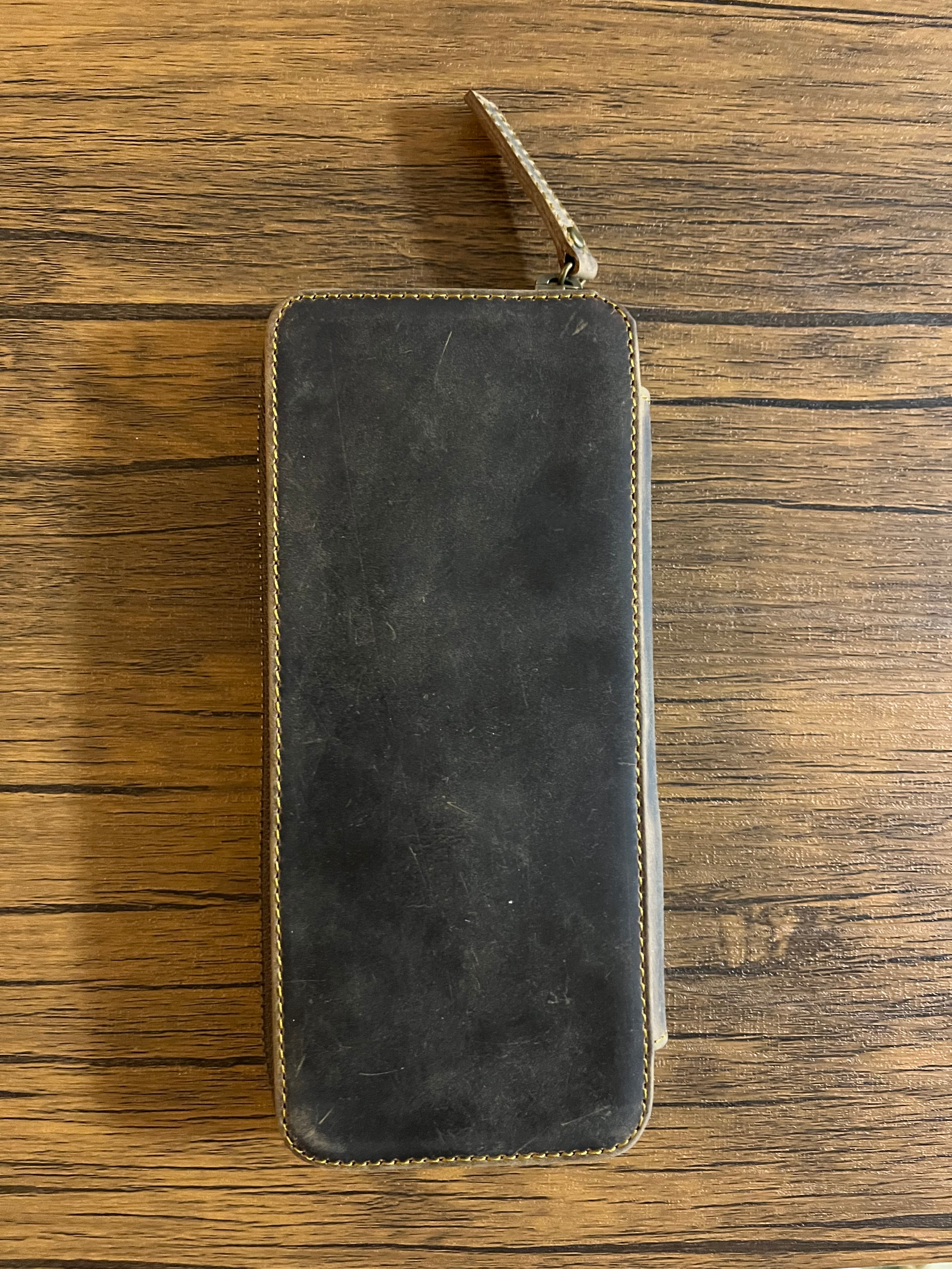 バハギア ペンケース ラウンドジップ型 クレイジーホース ストロング