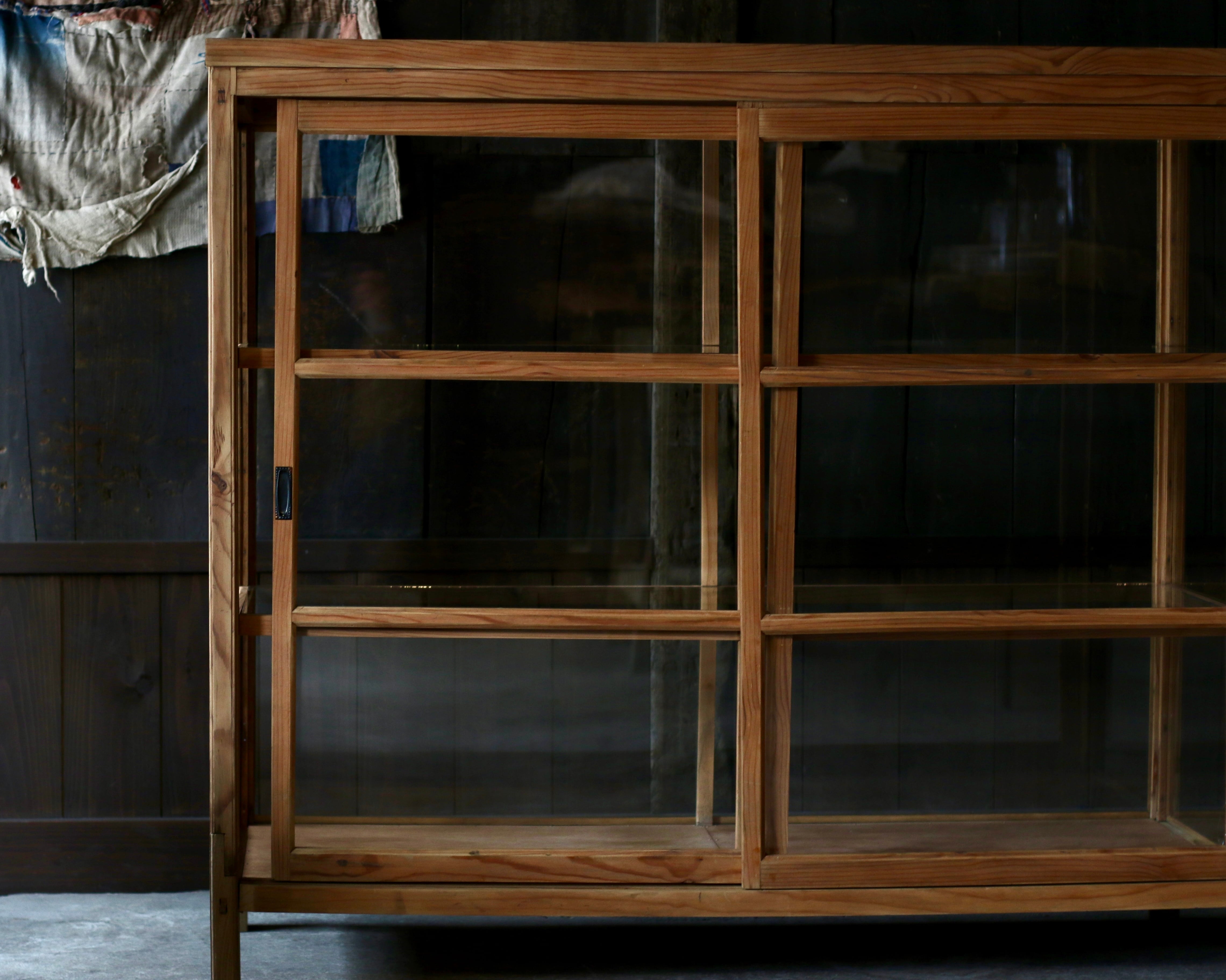 ガラスショーケース《古家具 飾り棚》 | Rem Remake Furniture