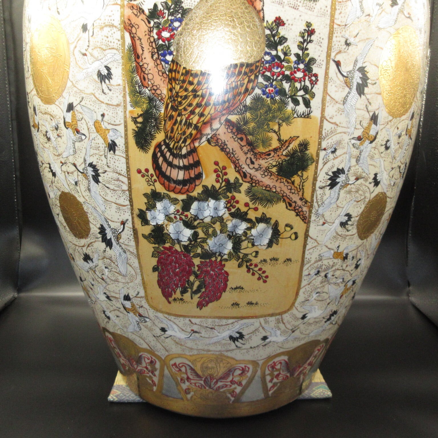 薩摩焼の壺、高さ38cm ※薩摩焼かどうか分かりません 薩摩焼の壺、高さ