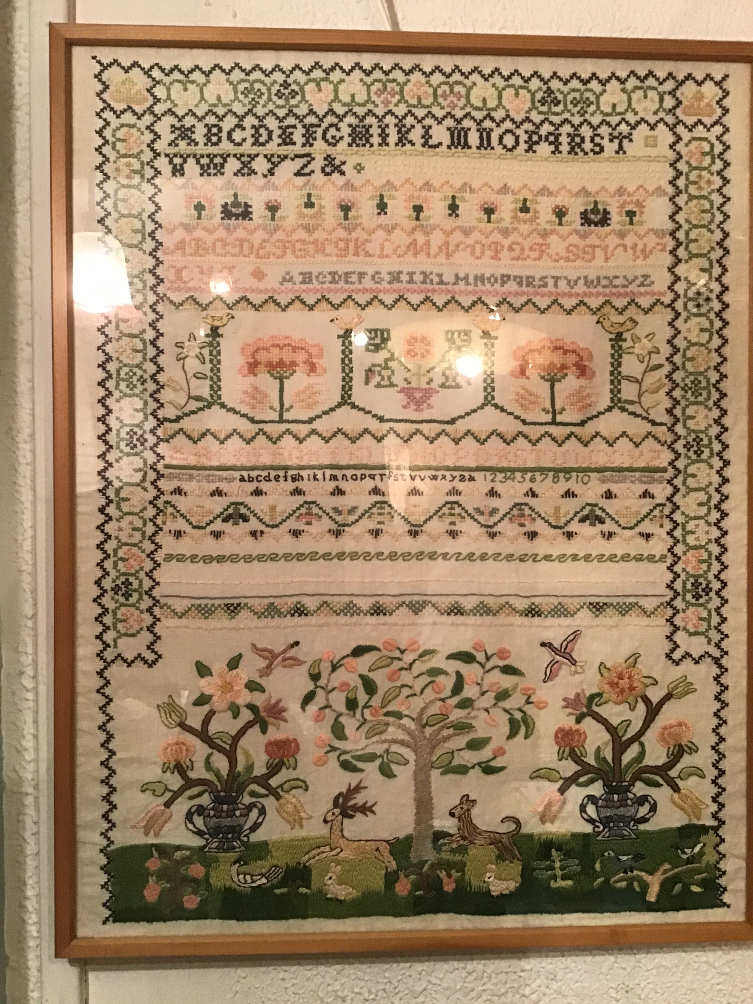 刺繍タペストリー